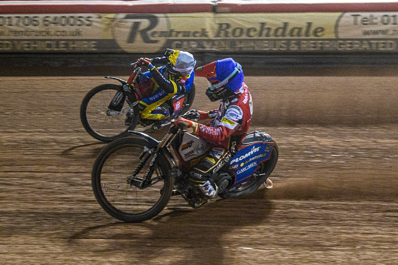 Dan Bewley (Blue) inside Tobiasz Musielak (White) during the Sports Insure Premiership match between Belle Vue Aces and Sheffield Tigers at the National Speedway Stadium, Manchester on Monday 7th August 2023. (Photo: Ian Charles | MI News)