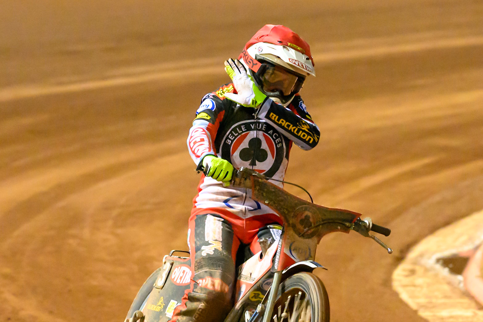 Peter Kildemand of Belle Vue Aces  waves to the fans after his Heat 9 win during the Rowe Motor Oil Premiership Play Off Semi Final 2nd leg match between Belle Vue Aces and Ipswich Witches at the National Speedway Stadium, Manchester on Monday 28th September 2026. (Photo: Ian Charles | MI News)