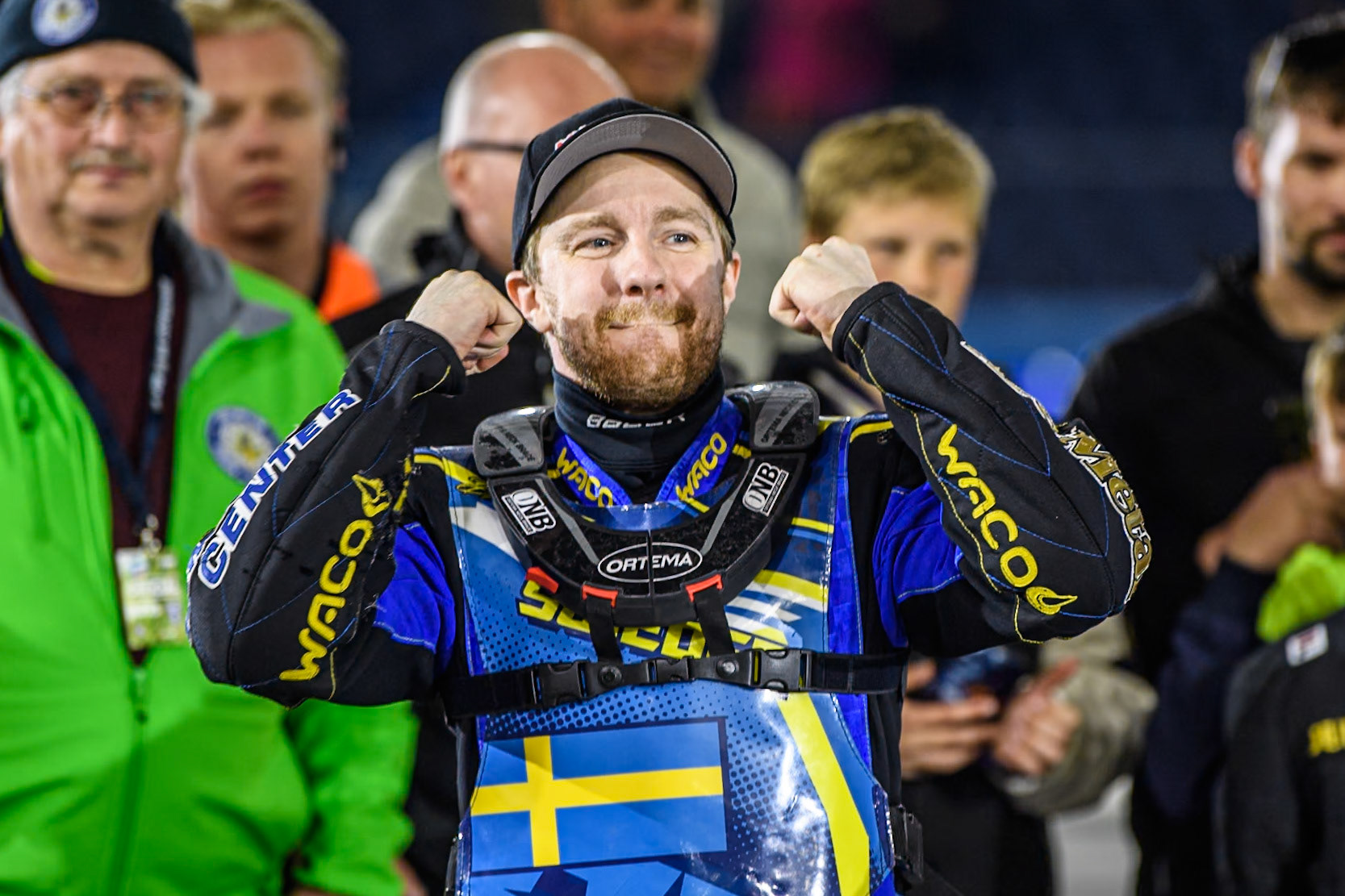 It’s my title! Martin Haarahiltunen (199) of Sweden celebrates during the FIM Ice Speedway Gladiators World Championship, Final 4 at the Ice Stadium, Thialf, Heerenveen on Sunday 6th April 2025. (Photo: Ian Charles | MI News)
