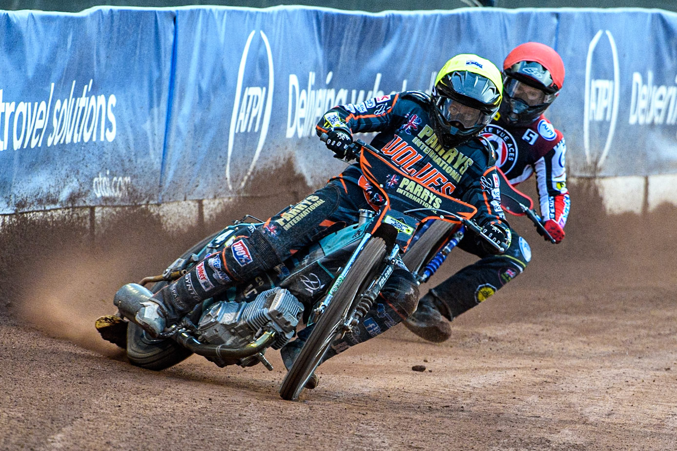 Ryan Douglas (Yellow) leads Brady Kurtz (Red) during the Sports Insure Premiership Knock Out Cup Quarter Final 2nd Leg between Belle Vue Aces and Wolverhampton Wolves at the National Speedway Stadium, Manchester on Thursday 18th May 2023. (Photo: Ian Charles | MI News)