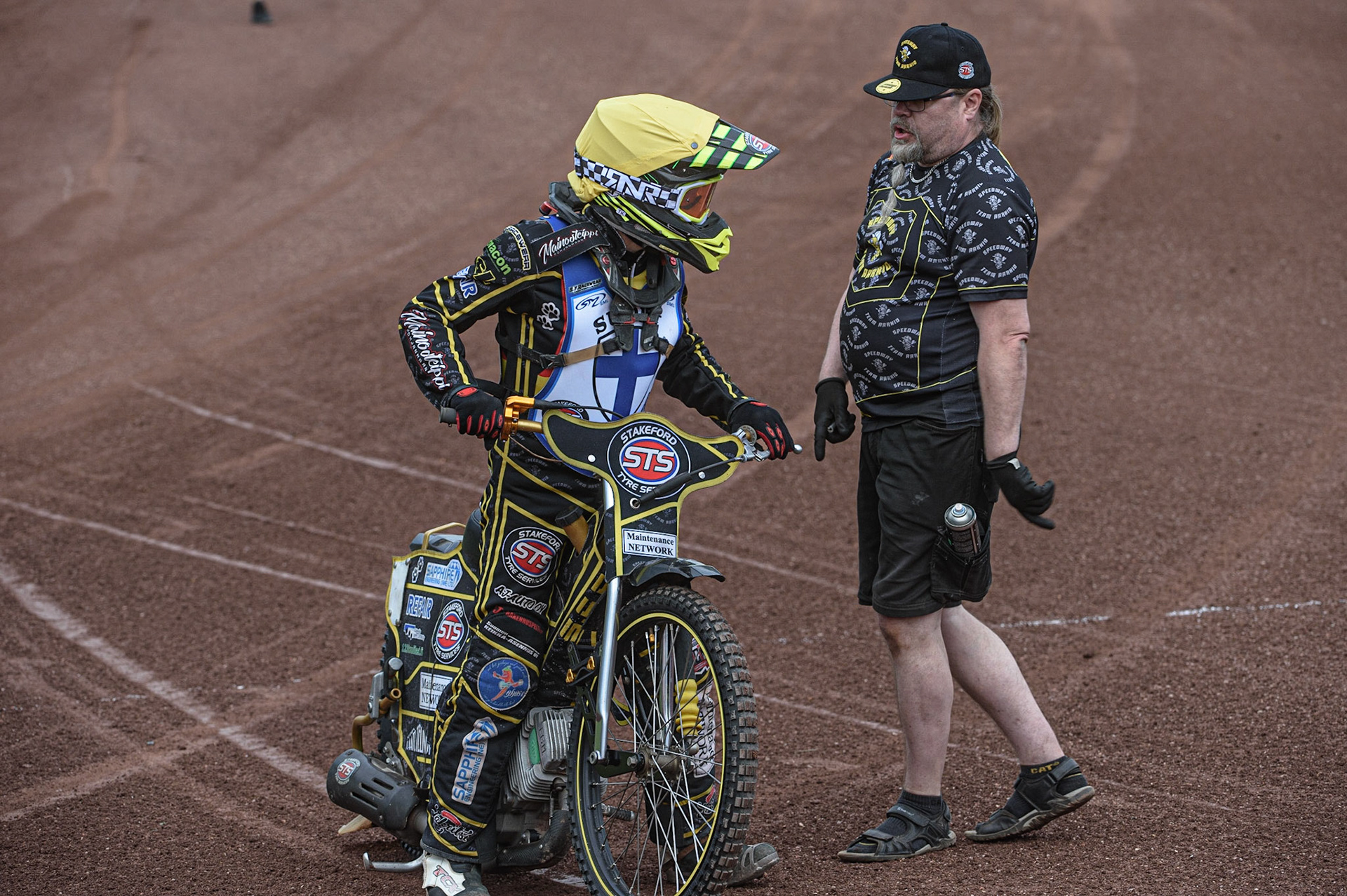 GLASGOW, UK. JUNE 19TH.  Tero Aarnio (Finland) with his mechanic before his first raceduring the FIM Speedway Grand Prix Qualifying Round at the Peugeot Ashfield Stadium, Glasgow on Saturday 19th June 2021. (Credit: Ian Charles | MI News)