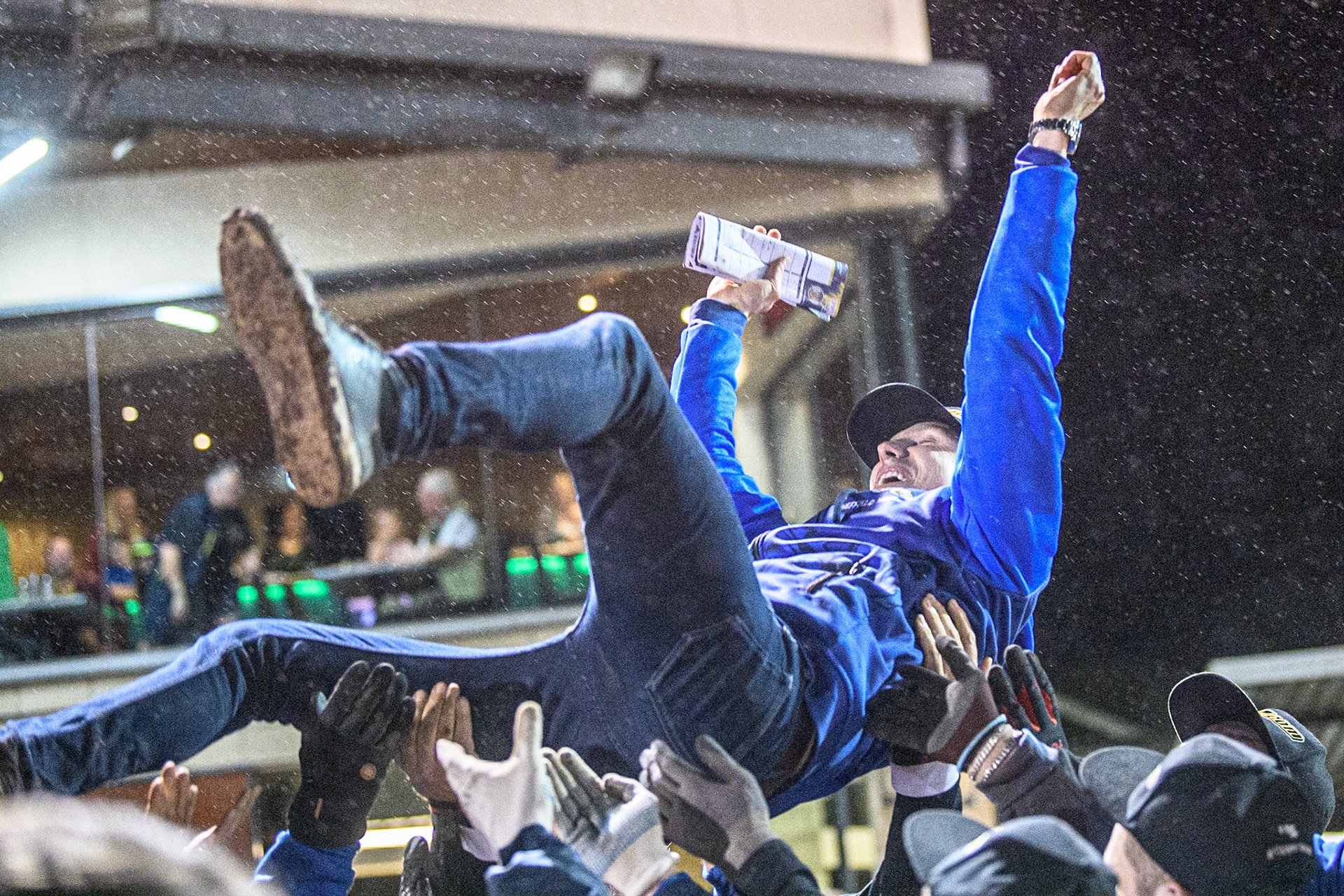 More victory bumps for Simon Stead during the Sports Insure Premiership Grand Final Second Leg match between Sheffield Tigers and Ipswich Witches at Owlerton Stadium, Sheffield on Thursday 5th October 2023. (Photo: Ian Charles | MI News)