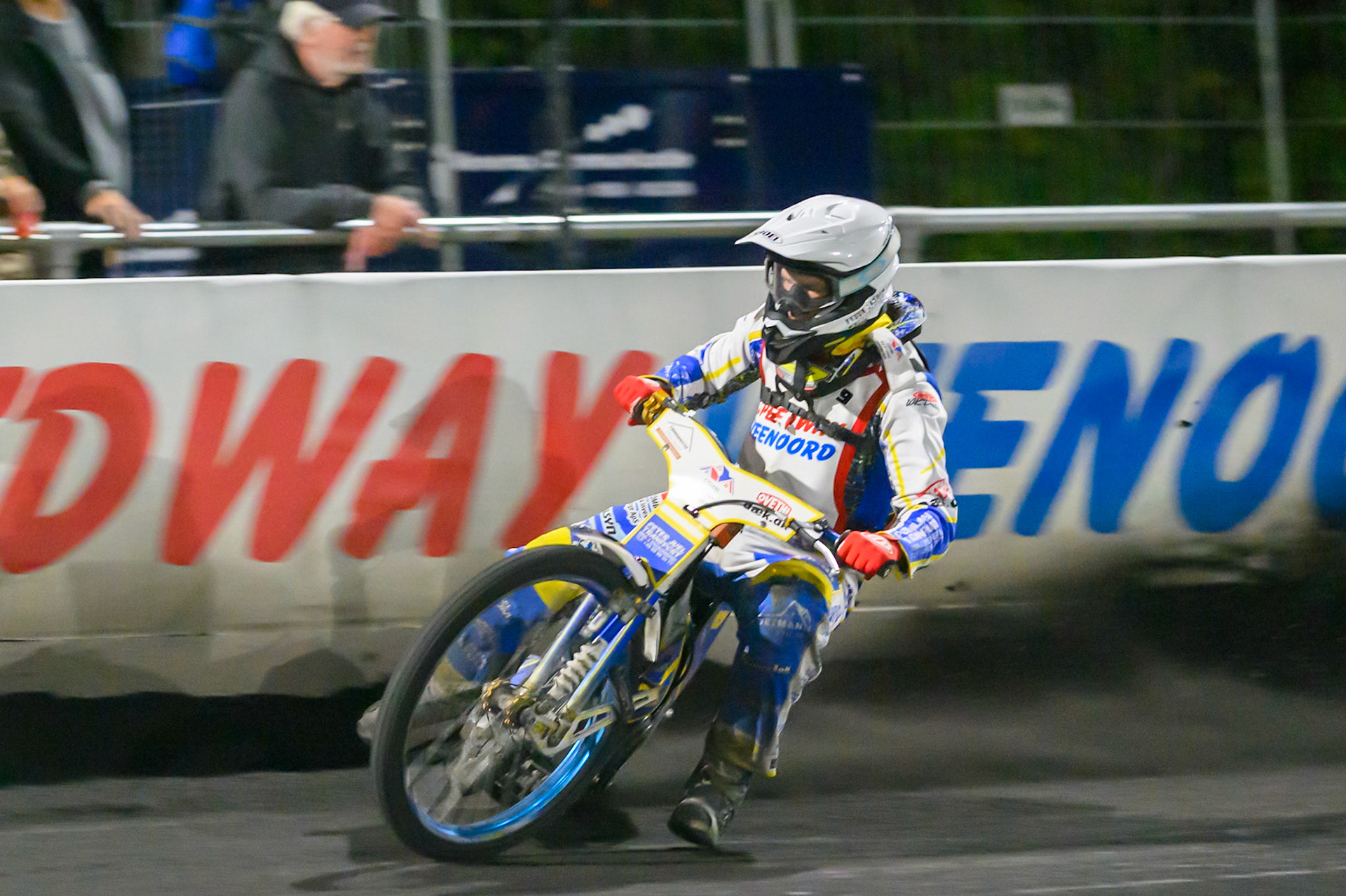 Rasmus Pedersen of Denmark leads the final during the Gouden KENNY Helm at Speedway Veenoord, Veenoord in the Netherlands on Saturday 19th September 2026. (Photo: Ian Charles | MI News)