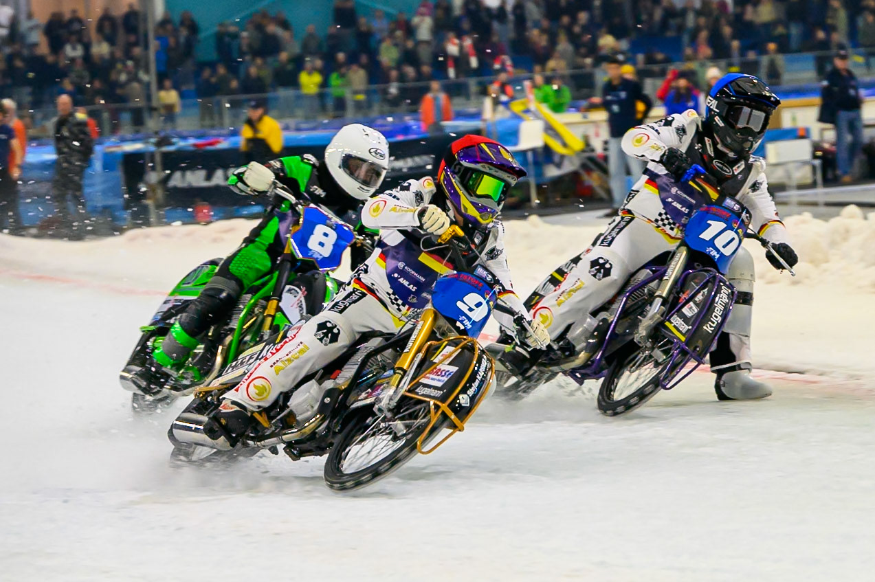 Bronze Heat: Germany v Czechia: Max Niedermaier (9) of Germany  in Red and Christoph Kirchner (10) of Germany in Blue leading Andrej Diviš (8) of Czechia  in White  during the FIM Ice Speedway Of Nations at Ice Rink Thialf, Heerenveen on Sunday 12th April 2026. (Photo: Ian Charles | MI News)