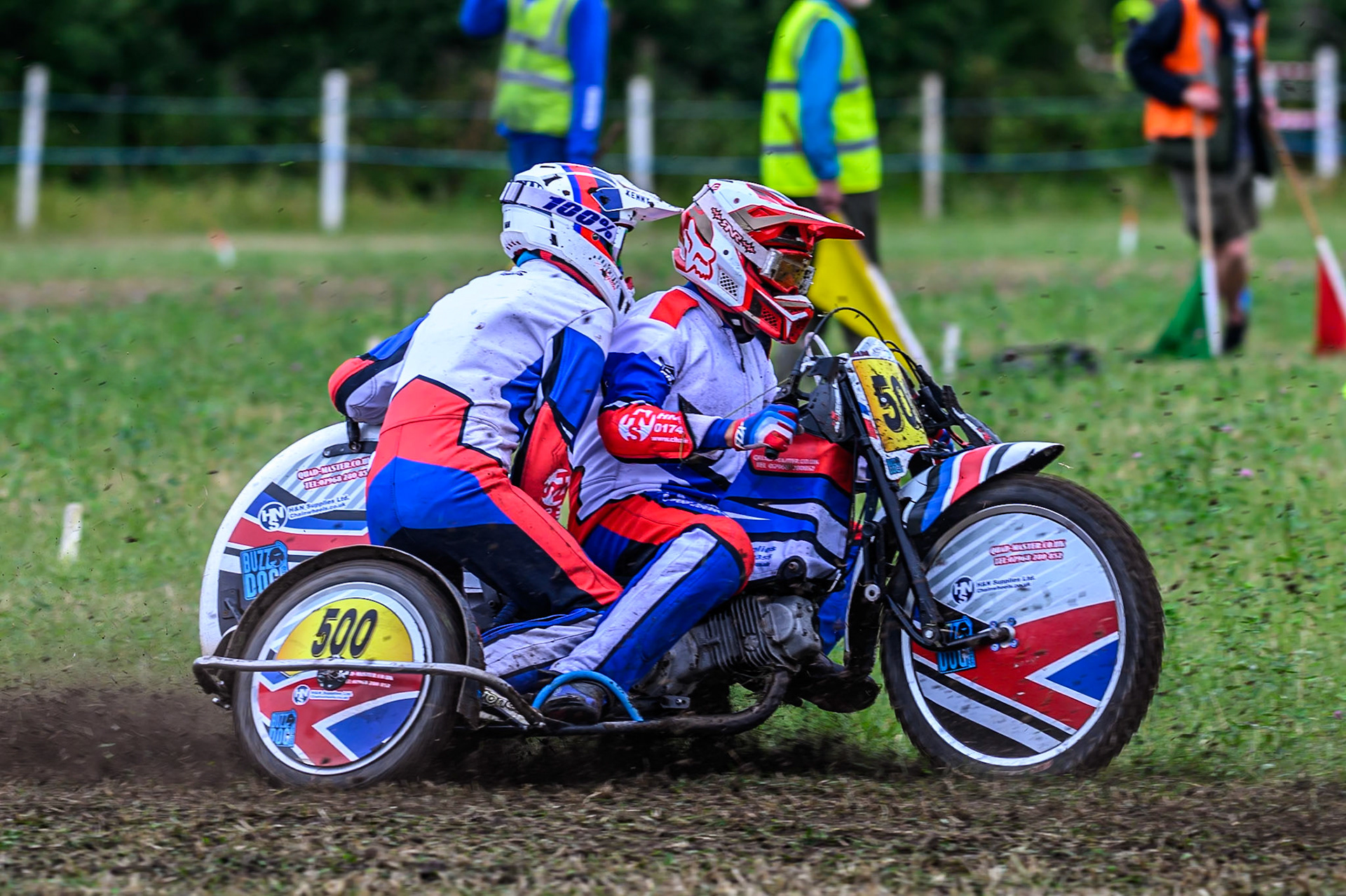 Nick Bull and Sam Hall (500) in action in the 500cc Sidecar Class during the ACU Northern Grass Track Riders Championship at Cheshire Grass Track Club, Frog Lane, Knutsford, Cheshire on Sunday 20th July 2025. (Photo: Ian Charles | MI News)