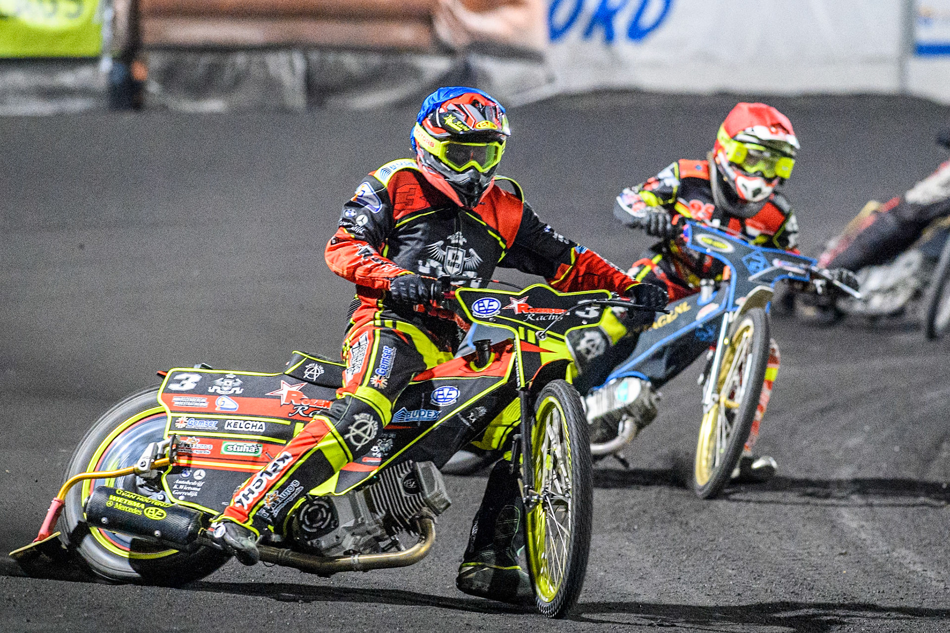 Sjoerd Rozenberg in Red leading Niek Meijerink in the Veenoord Bokaal Support Class during the Golden JOPA Helmet at Sportpark Veenoord, Veenoord, Netherlands on Saturday 21st September 2024. (Photo: Ian Charles | MI News)