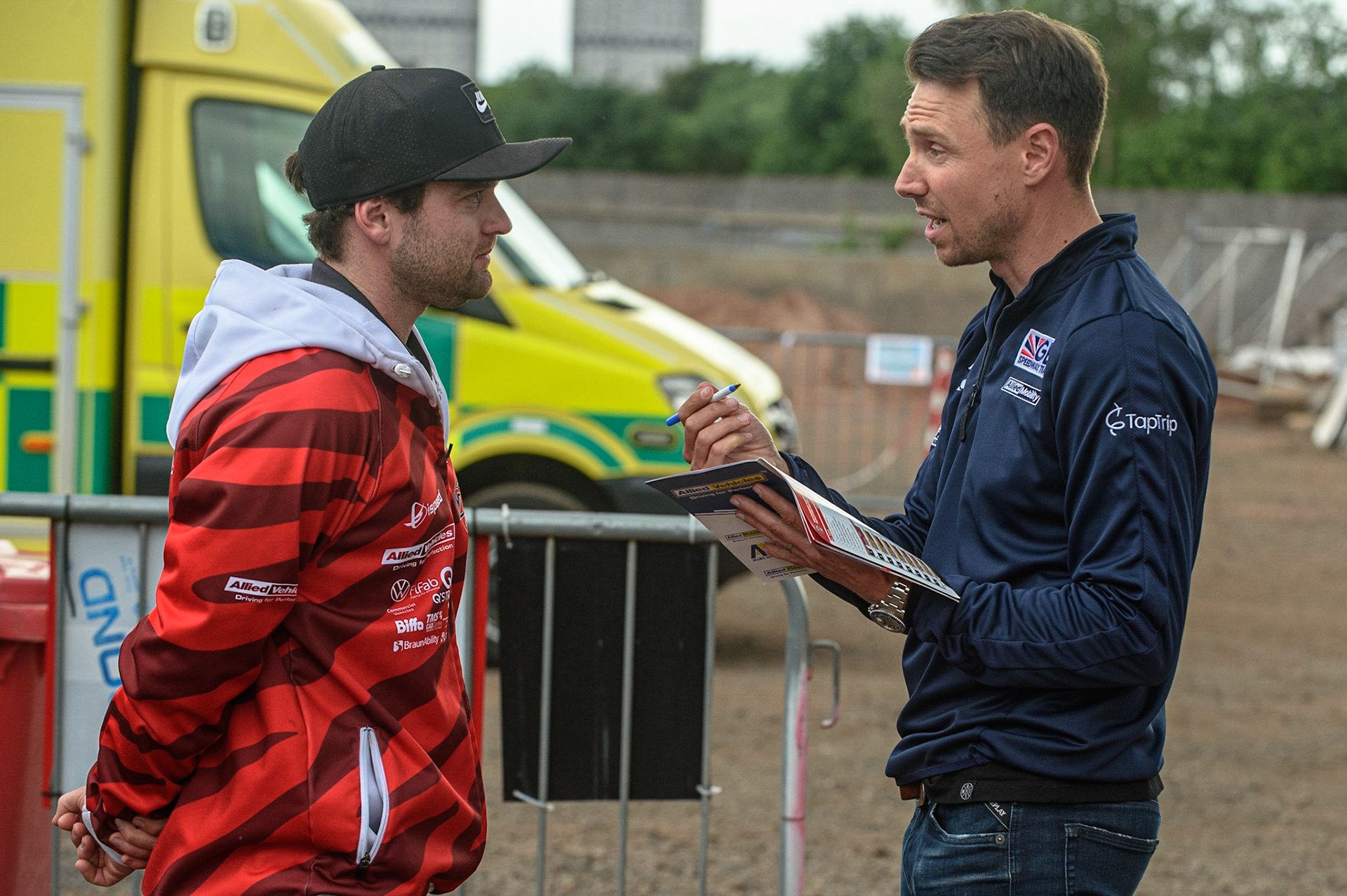 GLASGOW, UK. JUNE 19TH.  Team GB Manager Simon Stead (right) chats with Glasgow’s Australian star Justin Sedgmen during the FIM Speedway Grand Prix Qualifying Round at the Peugeot Ashfield Stadium, Glasgow on Saturday 19th June 2021. (Credit: Ian Charles | MI News)