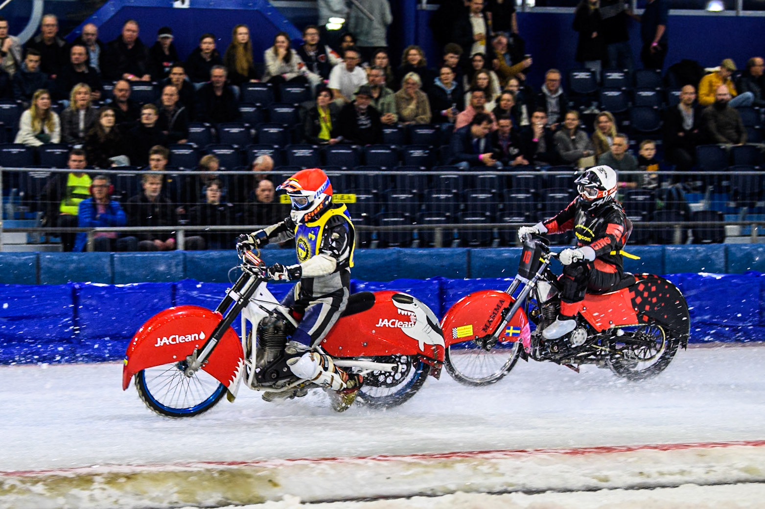 David Lizák of The Czech Republic in Red leading Annica Karlsson of Sweden in White during the Roelof Thijs Bokaal, Ice Rink Thialf, Heerenveen, Netherlands on Friday 4th April 2025. (Photo: Ian Charles | MI News)