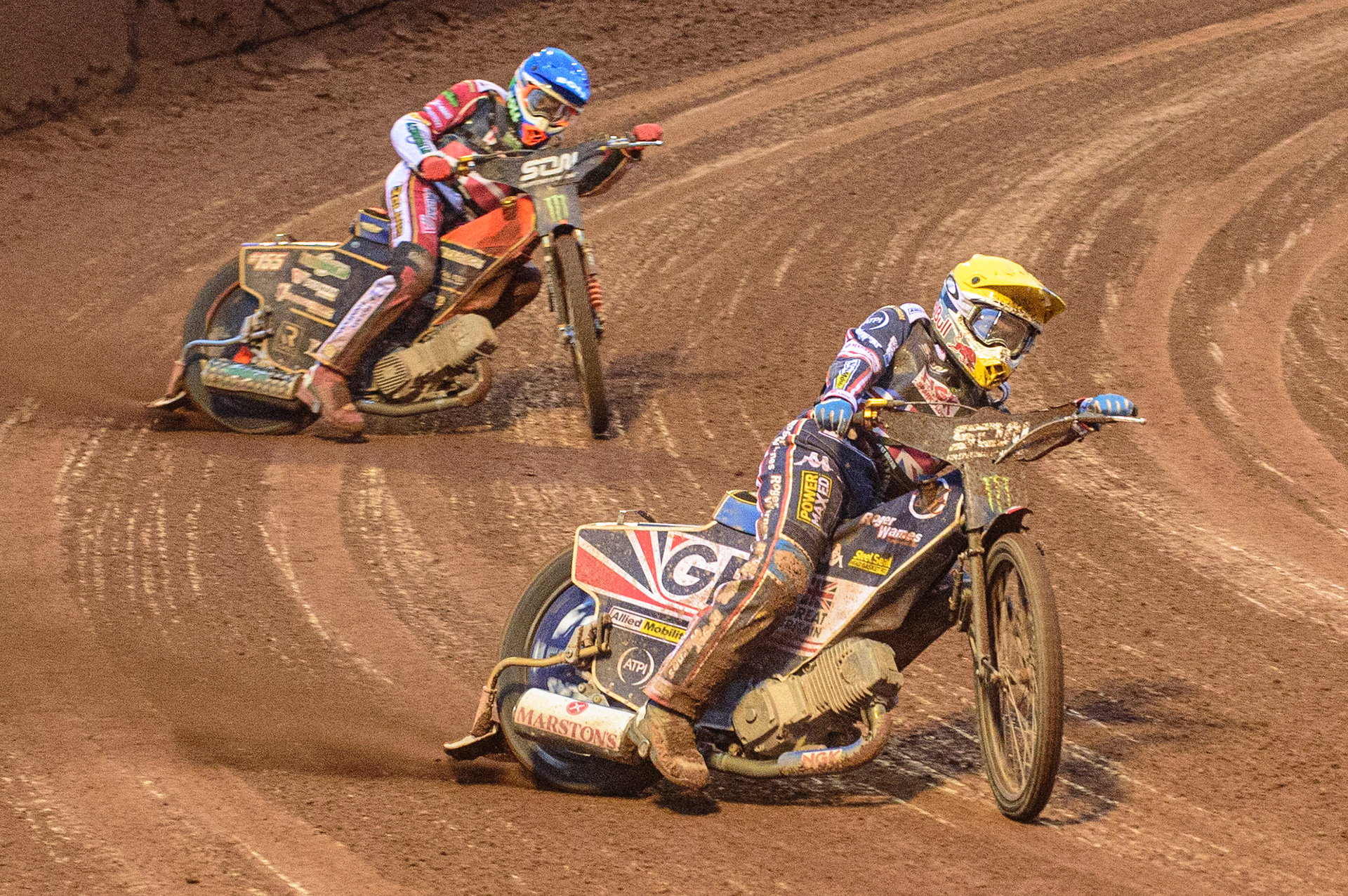 MANCHESTER, UK. OCT 17TH Robert Lambert of Great Britain (Yellow) leads Mikkel Michelsen of Denmark (Blue) during the Monster Energy FIM Speedway of Nations at the National Speedway Stadium, Manchester on Sunday  17th October 2021. (Credit: Ian Charles | MI News)