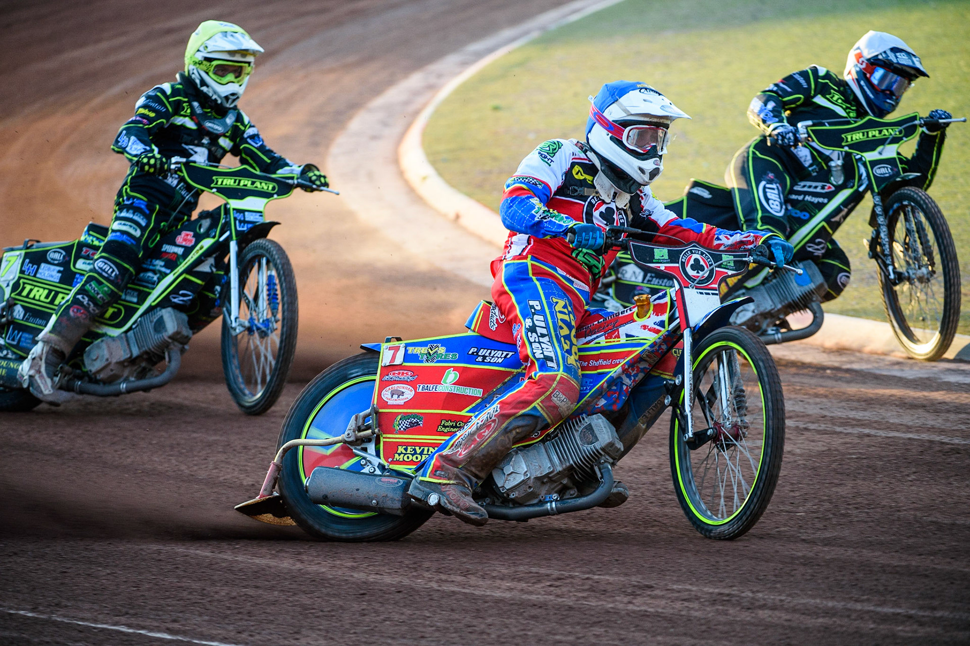 MANCHESTER UKSimon Lambert outside Jake Allen (White) and Paul Starke (Yellow) during the SGB Premiership match between Belle Vue Aces and Ipswich Witches at the National Speedway Stadium, Manchester on Monday 2nd August 2021. (Credit: Ian Charles | MI News)