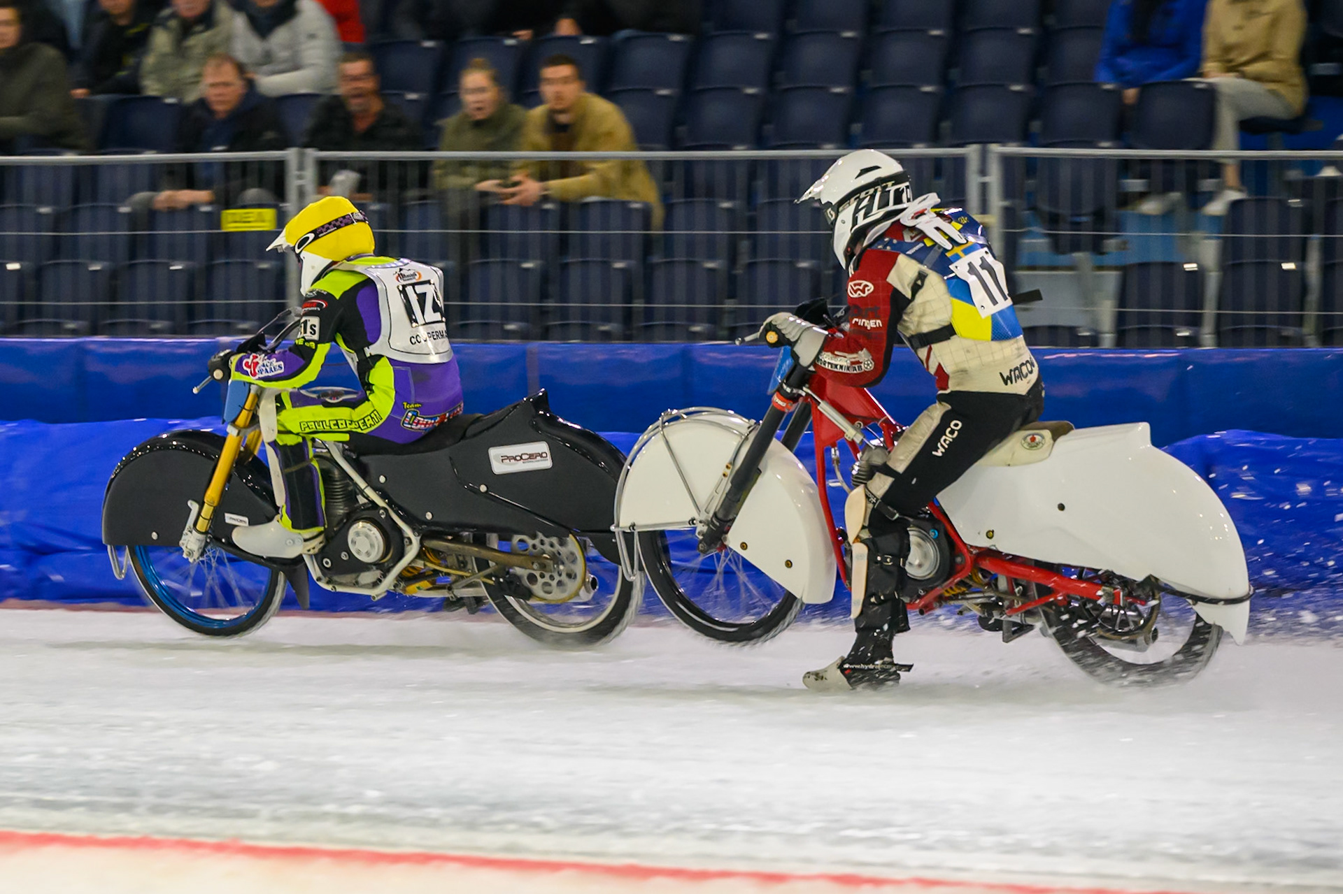 Paul Cooper of Great Britain  in Yellow leading Robin Häggström of Sweden in White during the ROELOF THIJS BOKAAL at Ice Rink Thialf, Heerenveen on Friday 10th April 2026.  (Photo: Ian Charles | MI News)