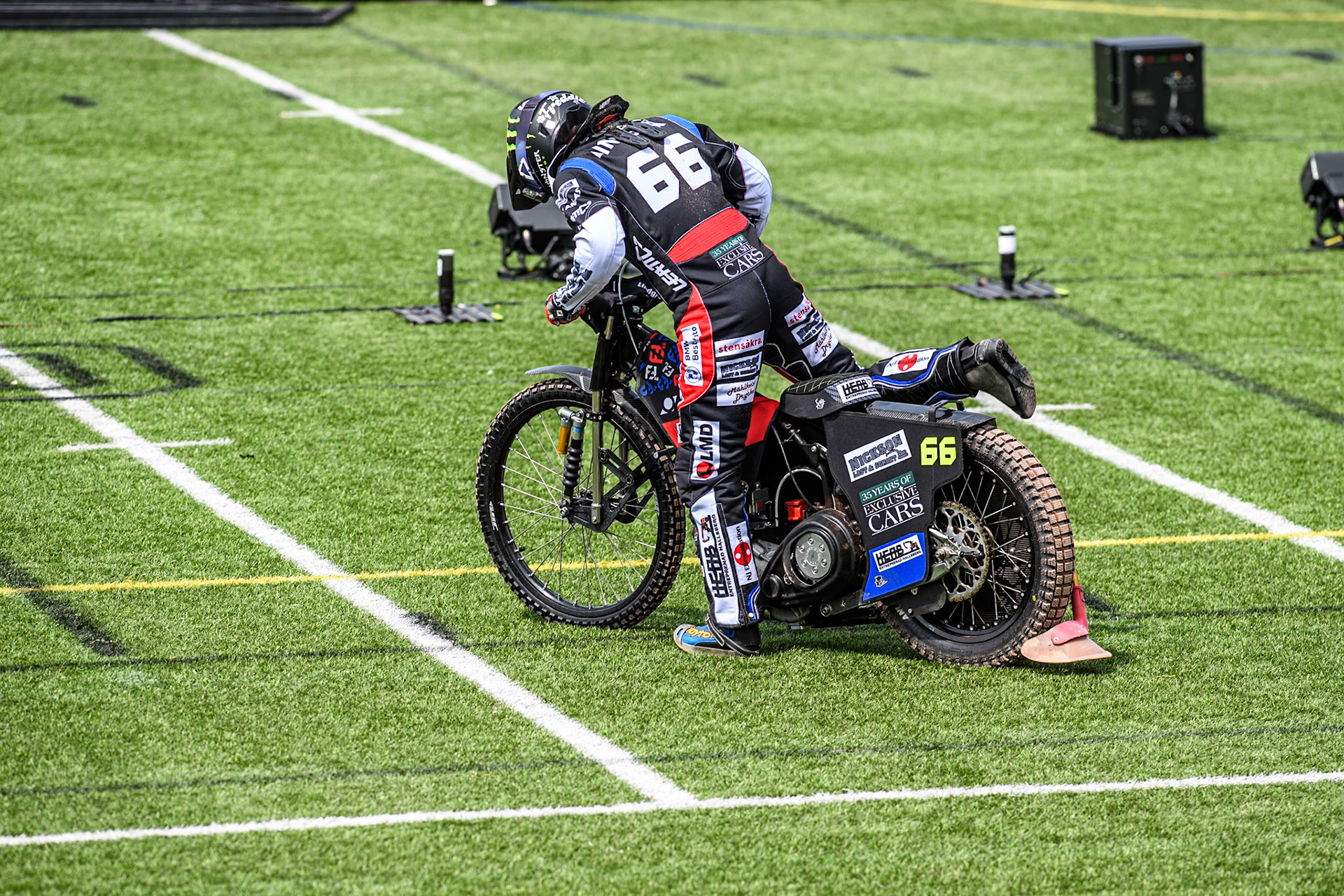 Fredrik Lindgren (66) of Sweden pulls up on the centre with machine trouble in practice during the ATPI FIM Speedway Grand Prix Round 4 at the National Speedway Stadium, Manchester, on Friday 6th June 2025. (Photo: Ian Charles | MI News)