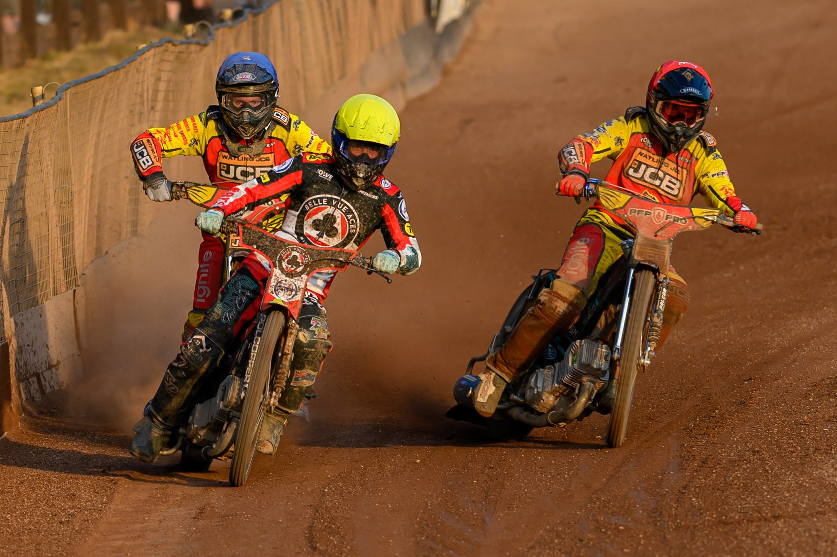 Tate Zischke of Belle Vue Aces in Yellow leading Ryan Douglas of Leicester Lions in Red  and Dan Thompson of Leicester Lions  in Blue during the Rowe Motor Oil Premiership match between Leicester Lions and Belle Vue Aces at the Hydroscan Arena, Leicester on Thursday 23rd July 2026. (Photo: Ian Charles | MI News)