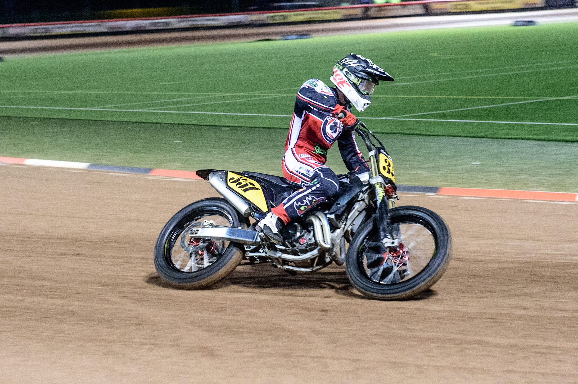 MANCHESTER, UK. OCT 30TH   Dan Bewley (351) during practice during the Manchester Masters Sidecar Speedway and Flat Track Racing at the National Speedway Stadium, Manchester on Saturday 30th October 2021. (Credit: Ian Charles | MI News)
