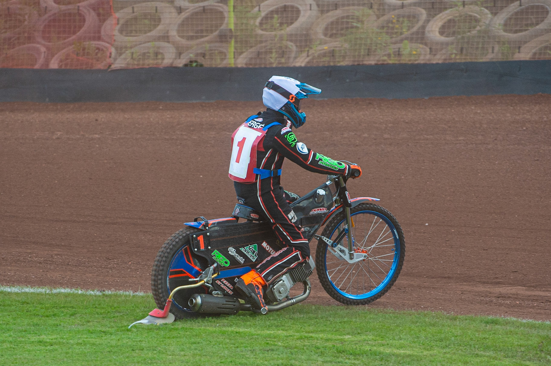 Photo by Ian Charles:

Dimitri Bergé makes his way off the track after retiring in heat 9

FIM Speedway Grand Prix World Championship - Qualifying Round 1, Peugeot Ashfield Stadium, Glasgow, 8 June 2019