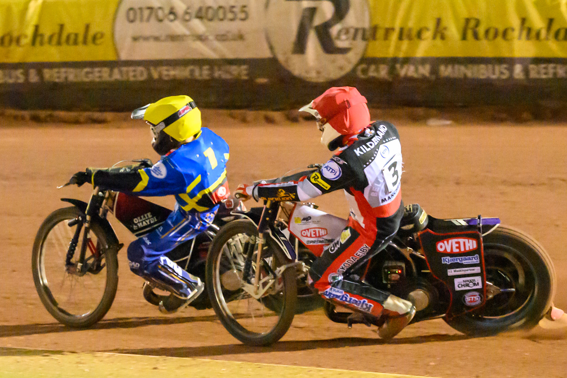Peter Kildemand of Belle Vue Aces in Red chases Ben Cook, Guest Rider for Sheffield Tigers in Yellow during the Rowe Motor Oil Premiership match between Belle Vue Aces and Sheffield Tigers at the National Speedway Stadium, Manchester on Monday 14th September 2026. (Photo: Ian Charles | MI News)