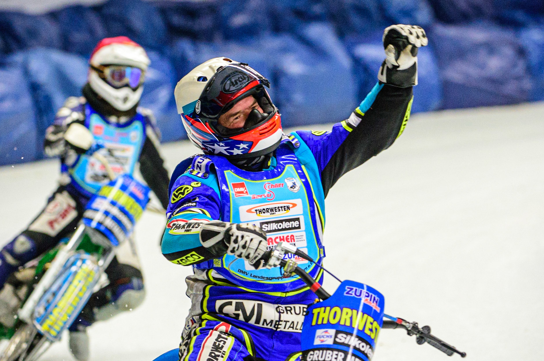 Günther Bauer Celebrates his heat win during the Race of Legends at the Max-Aicher-Arena, Inzell on Friday 17th March 2023. (Photo: Ian Charles | MI News)