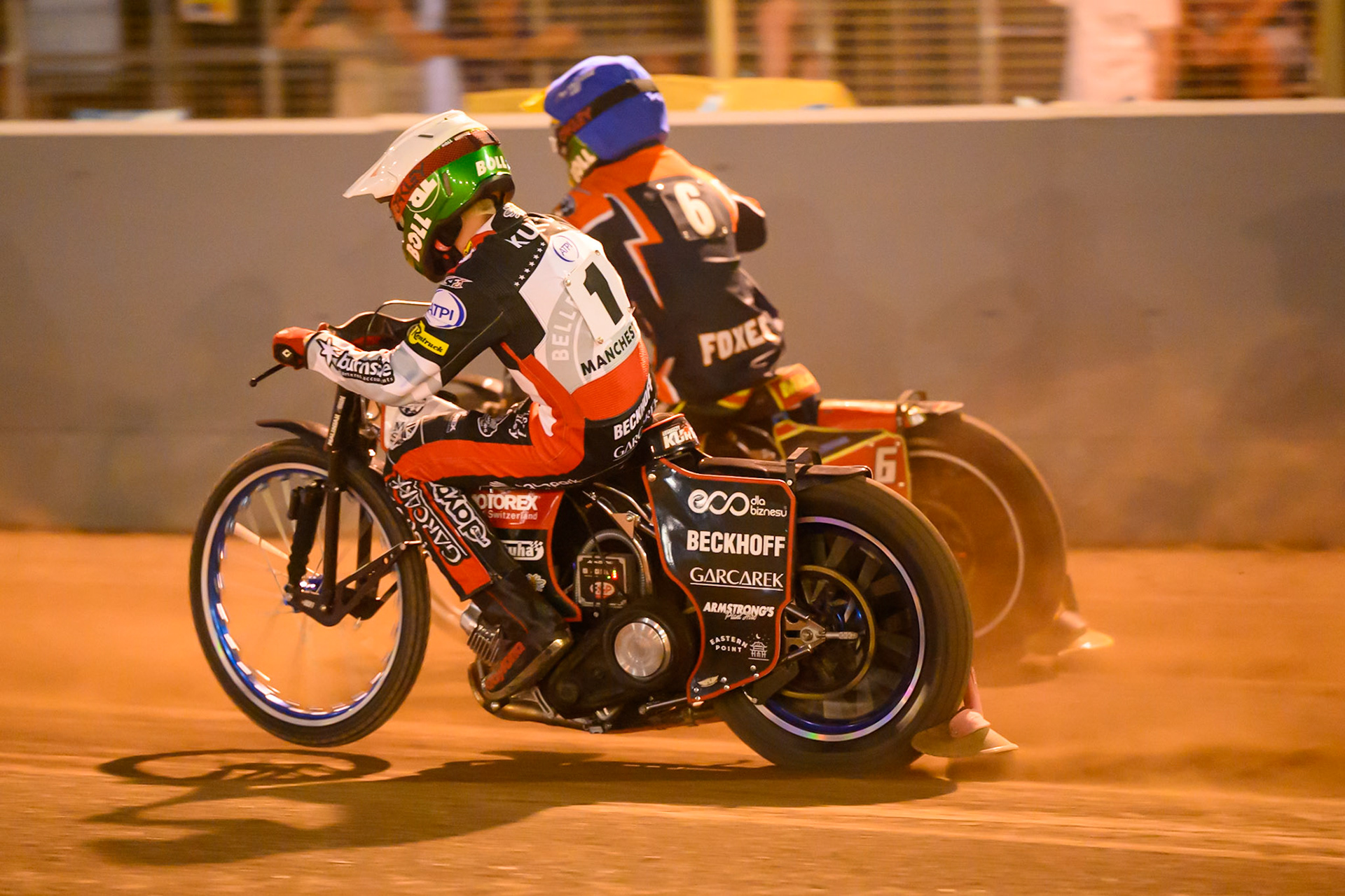 Brady Kurtz of Belle Vue Aces  in White chases Mitch McDiarmid of Northampton Foxes in Blue during the Rowe Motor Oil Premiership match between Northampton Foxes and Belle Vue Aces at Northampton International Shaleway, Northampton on Thursday 13th August 2026. (Photo: Ian Charles | MI News)