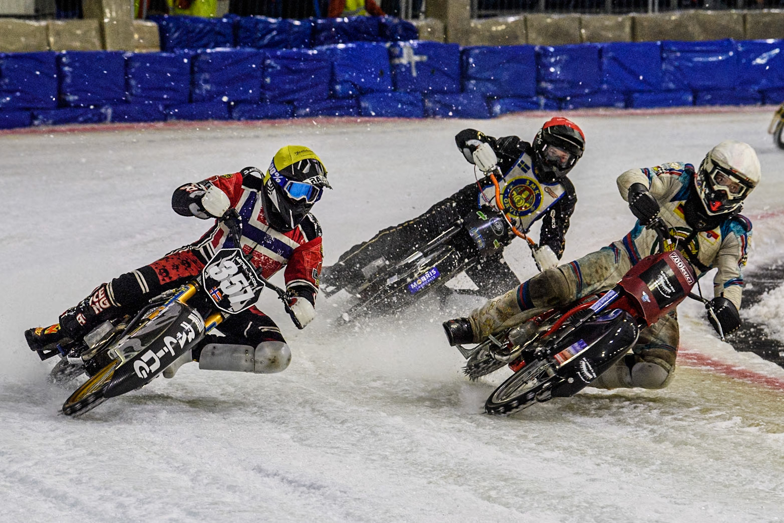 Marc Geyer of Germany in White rides inside Jo Saetre of Norway in Yellow with Isak Dekkerhus of Sweden in Red behind during the Roelof Thijs Bokaal at Ice Rink Thialf, Heerenveen, The Netherlands on Friday 5th April 2024. (Photo: Ian Charles | MI News)