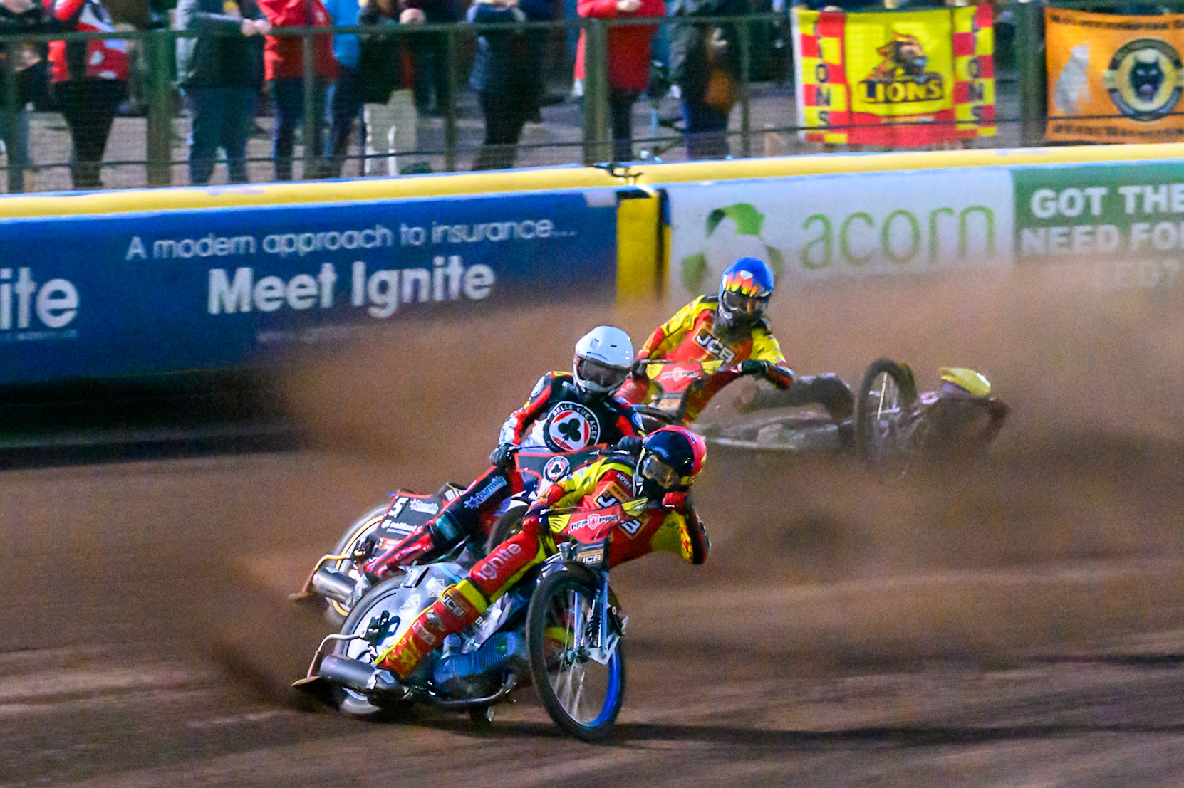 Ryan Douglas of Leicester Lions in Red leading Jason Doyle of Belle Vue Aces  in White  and Drew Kemp of Leicester Lions in Blue  as Tate Zischke of Belle Vue Aces  in Yellow  falls behind them during the Rowe Motor Oil Premiership match between Leicester Lions and Belle Vue Aces at the Hydroscan Arena, Leicester on Monday 7th September 2026. (Photo: Ian Charles | MI News)