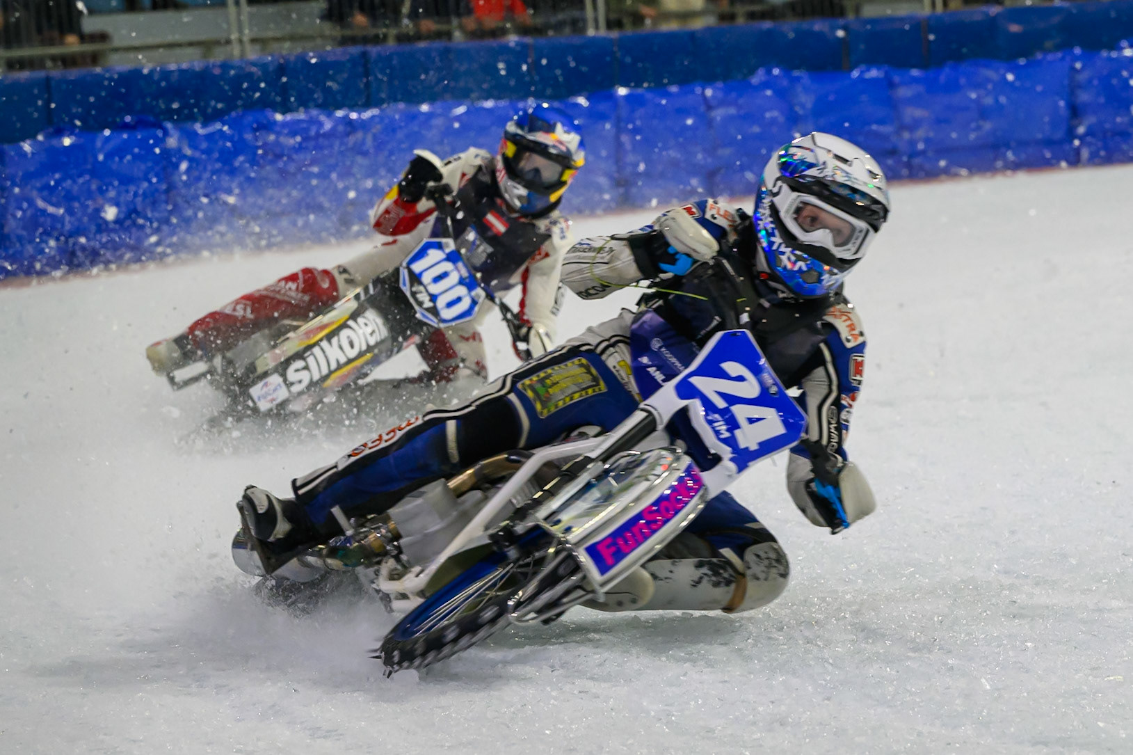 Max Koivula (24) of Finland  in White leading Franz Zorn (100) of Austria  in Blue during the FIM Ice Speedway Gladiators World Championship Final 3 at Ice Rink Thialf, Heerenveen on Saturday 11th April 2026. (Photo: Ian Charles | MI News)