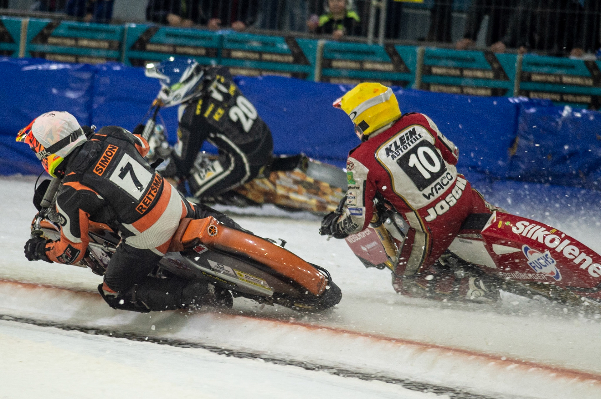 Photo: Ian Charles

Simon Reitsma (White) takes the inside line to try and pass Josef Kreuzberger (Yellow) and Jimmy Olsén (Blue)

Roelof Thijs Bokaal, Ice Rink Thialf, Heerenveen, Netherlands Friday  29  March  2019