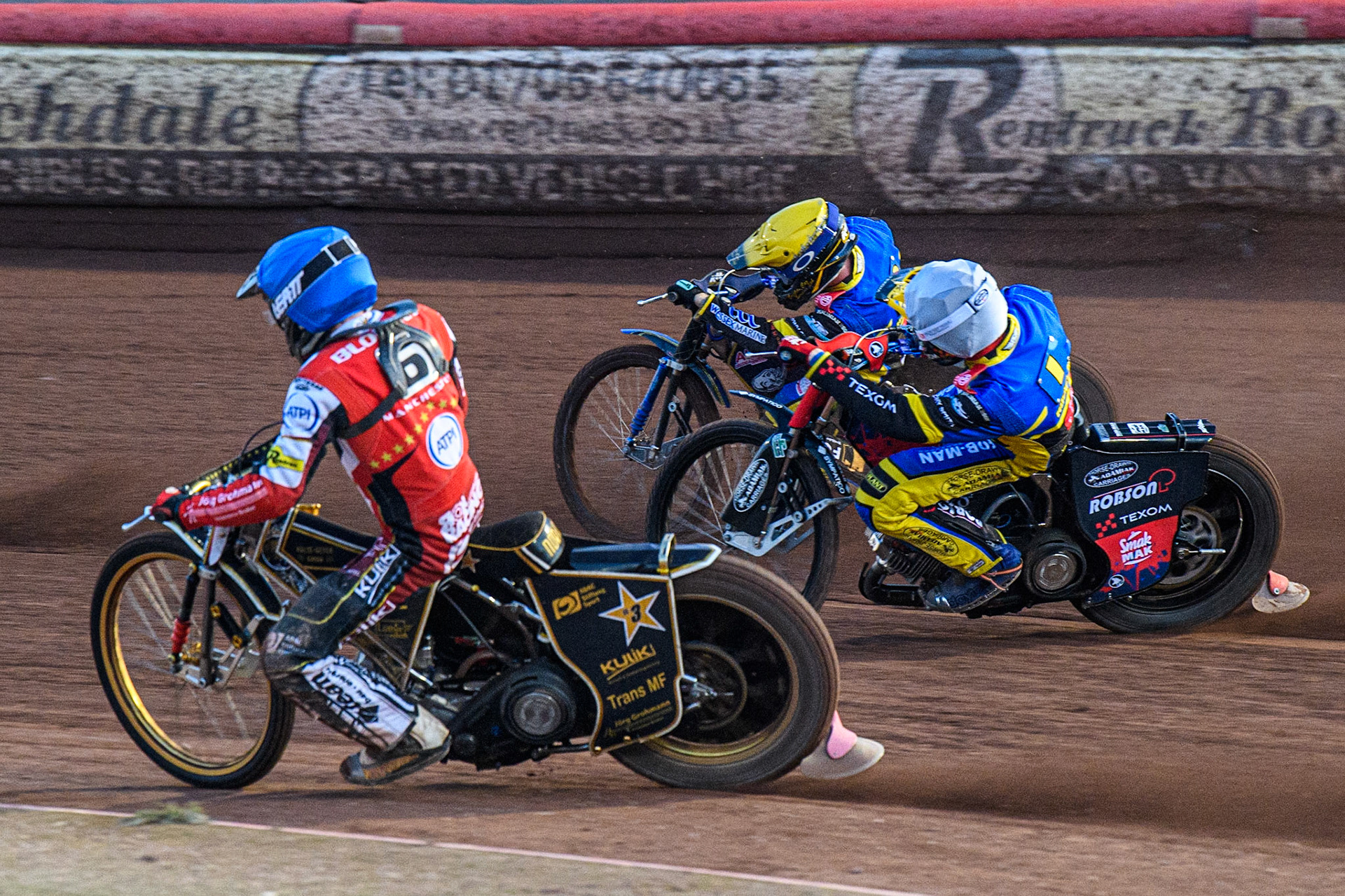 Norick Blodorn (Blue) inside Tobiasz Musielak (White) and Kyle Howarth (Yellow) during the Sports Insure Premiership match between Belle Vue Aces and Sheffield Tigers at the National Speedway Stadium, Manchester on Monday 7th August 2023. (Photo: Ian Charles | MI News)