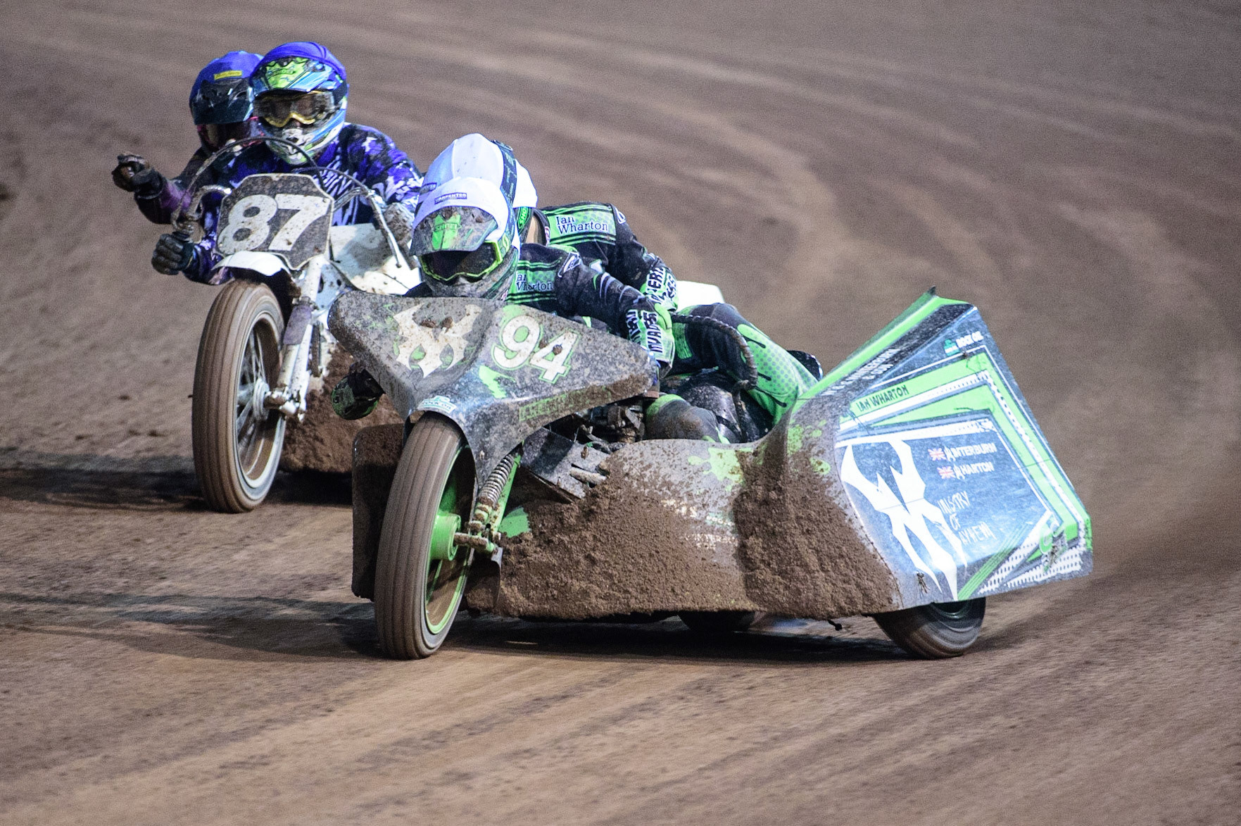 MANCHESTER, UK. OCT 30TH   Billy Winterburn &amp; Ryan Wharton  (White) leads Rob Bradley &amp; Darren Wilce  during the Manchester Masters Sidecar Speedway and Flat Track Racing at the National Speedway Stadium, Manchester on Saturday 30th October 2021. (Credit: Ian Charles | MI News)