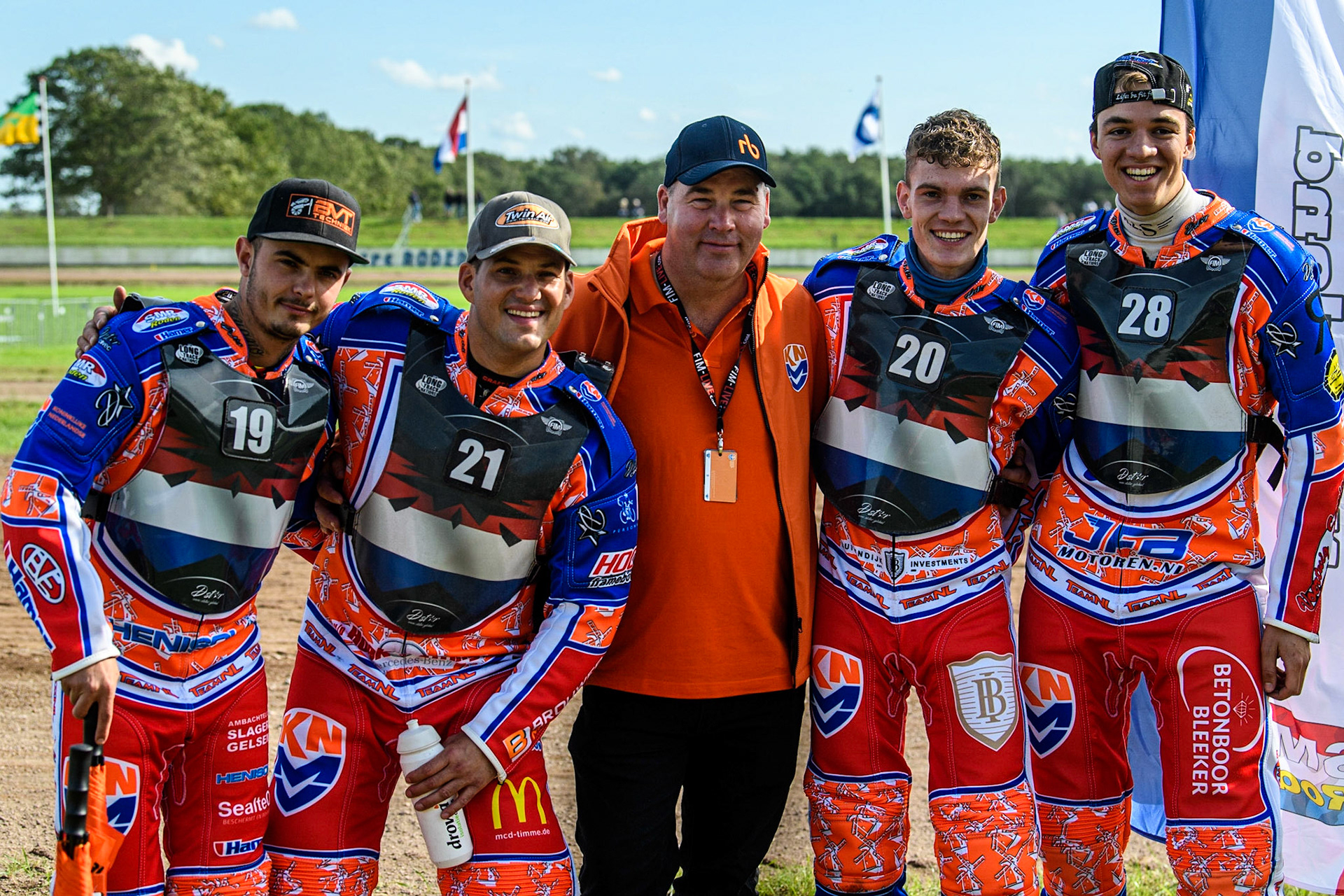 Netherlands: (L to R) Romano Hummel, Jannick de Jong, Dutch Team Manager Patrick Roth, Dave Meijerink, Mika Meijer during the FIM Long Track Of Nations event at the Speed Centre Roden on Sunday 24th September 2023. (Photo: Ian Charles | MI News)