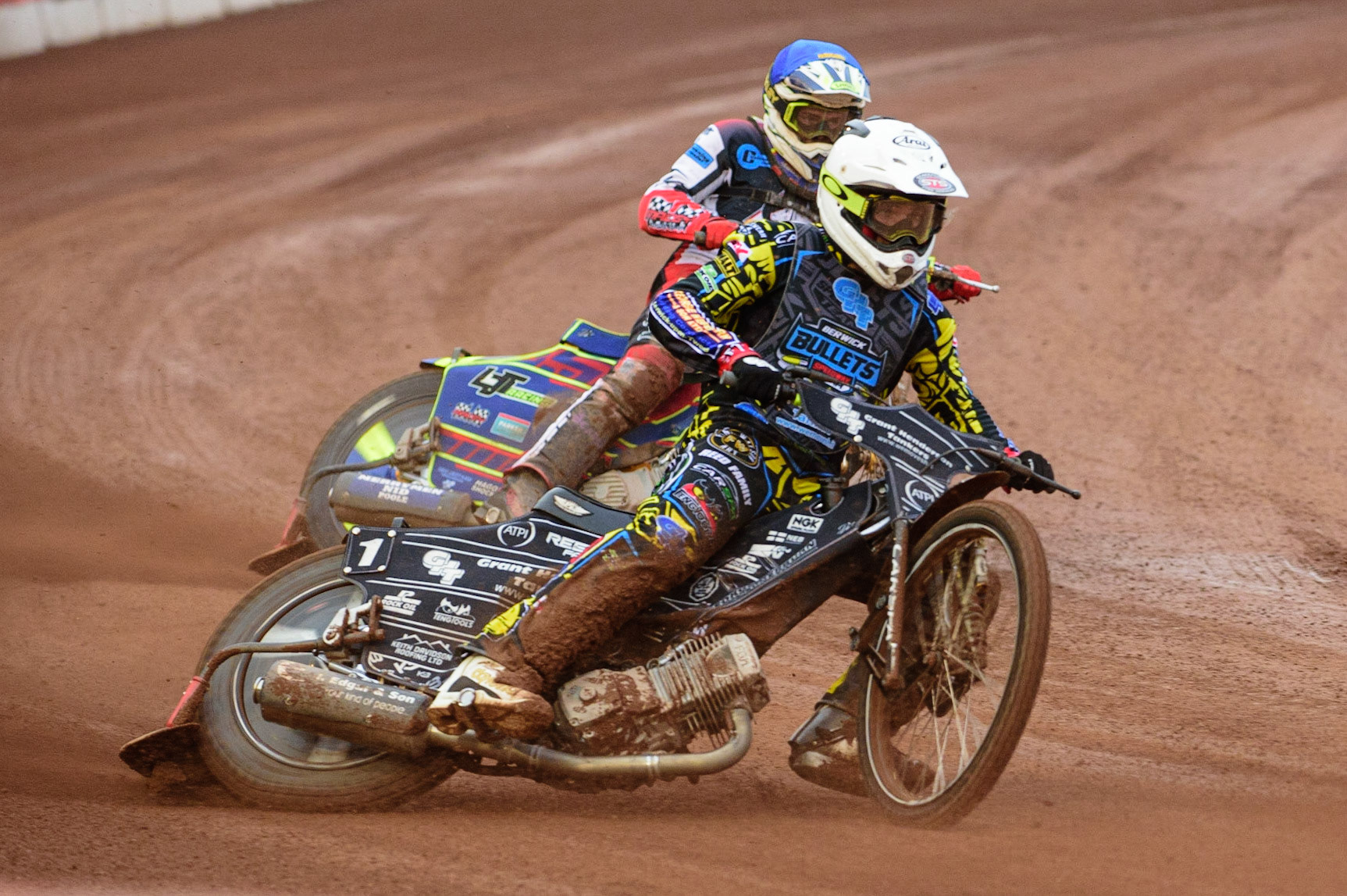 MANCHESTER, UK. JUN 24TH  Kyle Bickley  (White) leads Nathan Ablitt  (Blue) during the National Development League match between Belle Vue Colts and Berwick Bullets at the National Speedway Stadium, Manchester on Friday 24th June 2022. (Credit: Ian Charles | MI News)