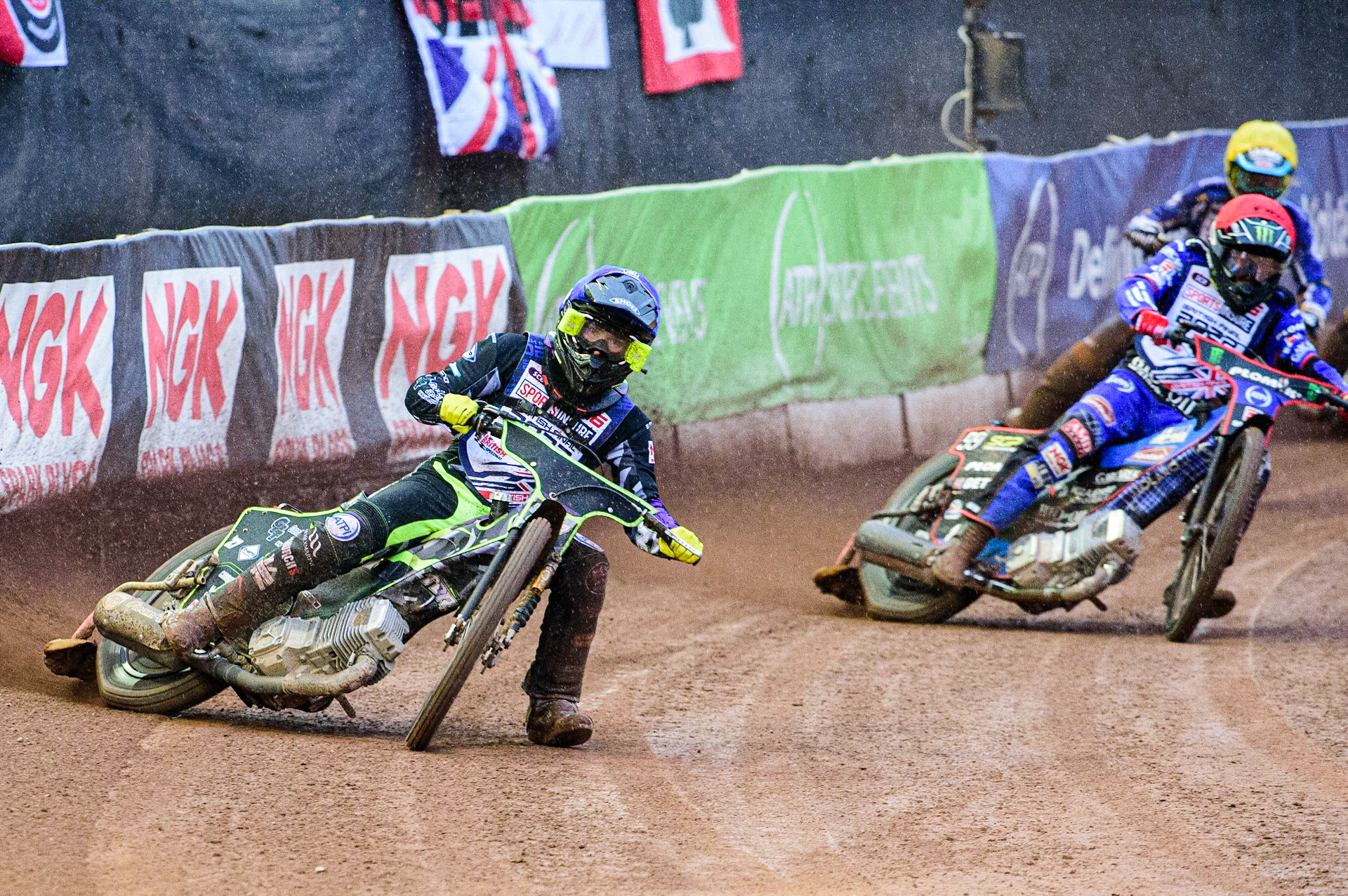 Tom Brennan (Blue) leads Dan Bewley  (Red) during the Sports Insure British Speedway Championship Final at the National Speedway Stadium, Bellevue, Manchester, England on Monday 1st August 2022. (Photo by: Ian Charles | MI News)