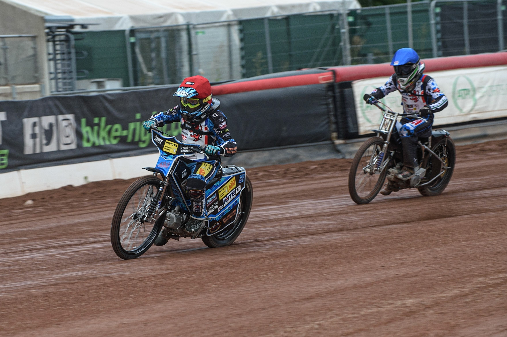 MANCHESTER, UK. AUGUST 2OTH   Jamie Etherington  leads Billy Budd at the National Speedway Stadium, Manchester on Friday 20th August 2021. (Credit: Ian Charles | MI News)
