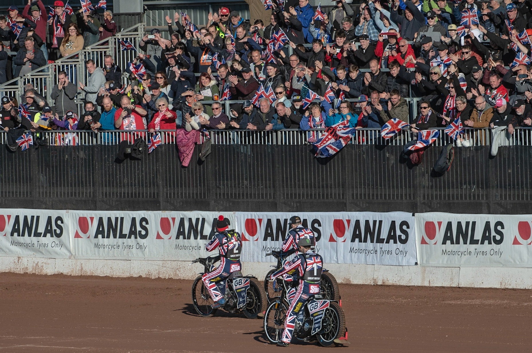 Photo: Ian Charles

The full house at Belle Vue welcome the British team on the parade

Monster Energy FIM Speedway Of Nations, Race Off 2, Belle Vue National Speedway Stadium, Manchester 7 May  2019