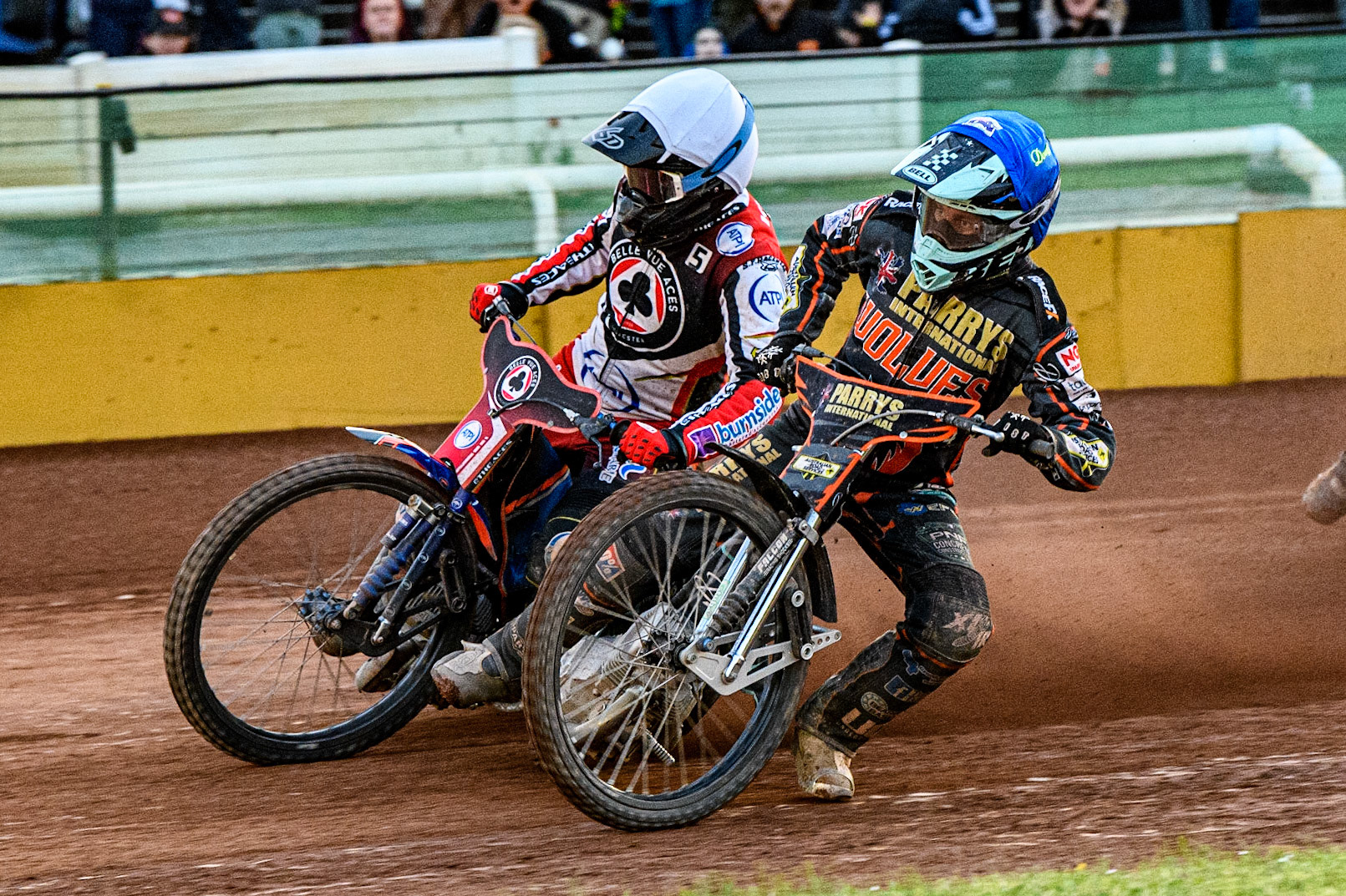 Ryan Douglas (Blue) inside Brady Kurtz (White) during the Sports Insure Premiership match between Wolverhampton Wolves and Belle Vue Aces at Monmore Green Stadium, Wolverhampton on Monday 29th May 2023. (Photo: Ian Charles | MI News)