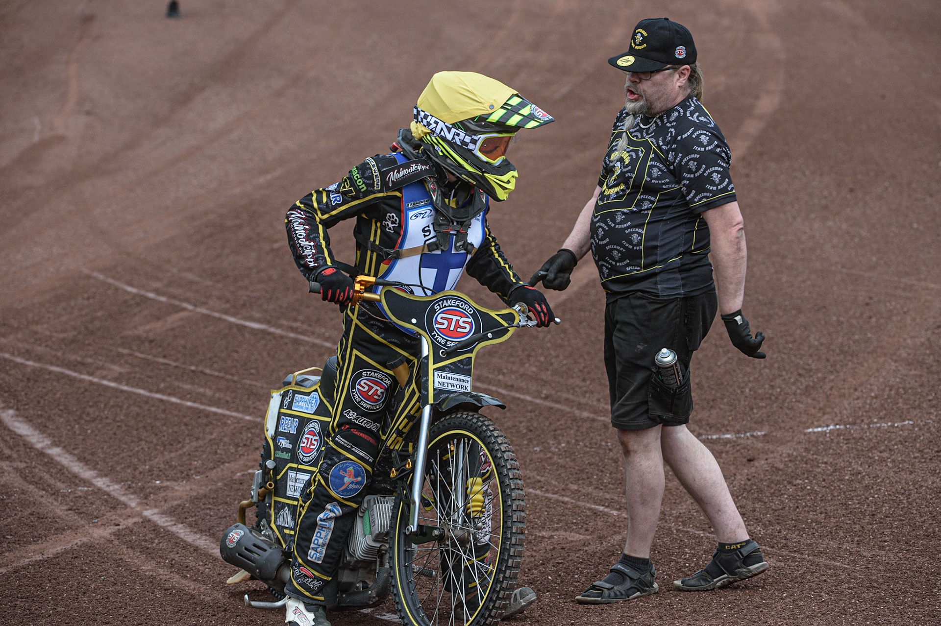 GLASGOW, UK. JUNE 19TH.  Tero Aarnio (Finland) with his mechanic before his first raceduring the FIM Speedway Grand Prix Qualifying Round at the Peugeot Ashfield Stadium, Glasgow on Saturday 19th June 2021. (Credit: Ian Charles | MI News)
