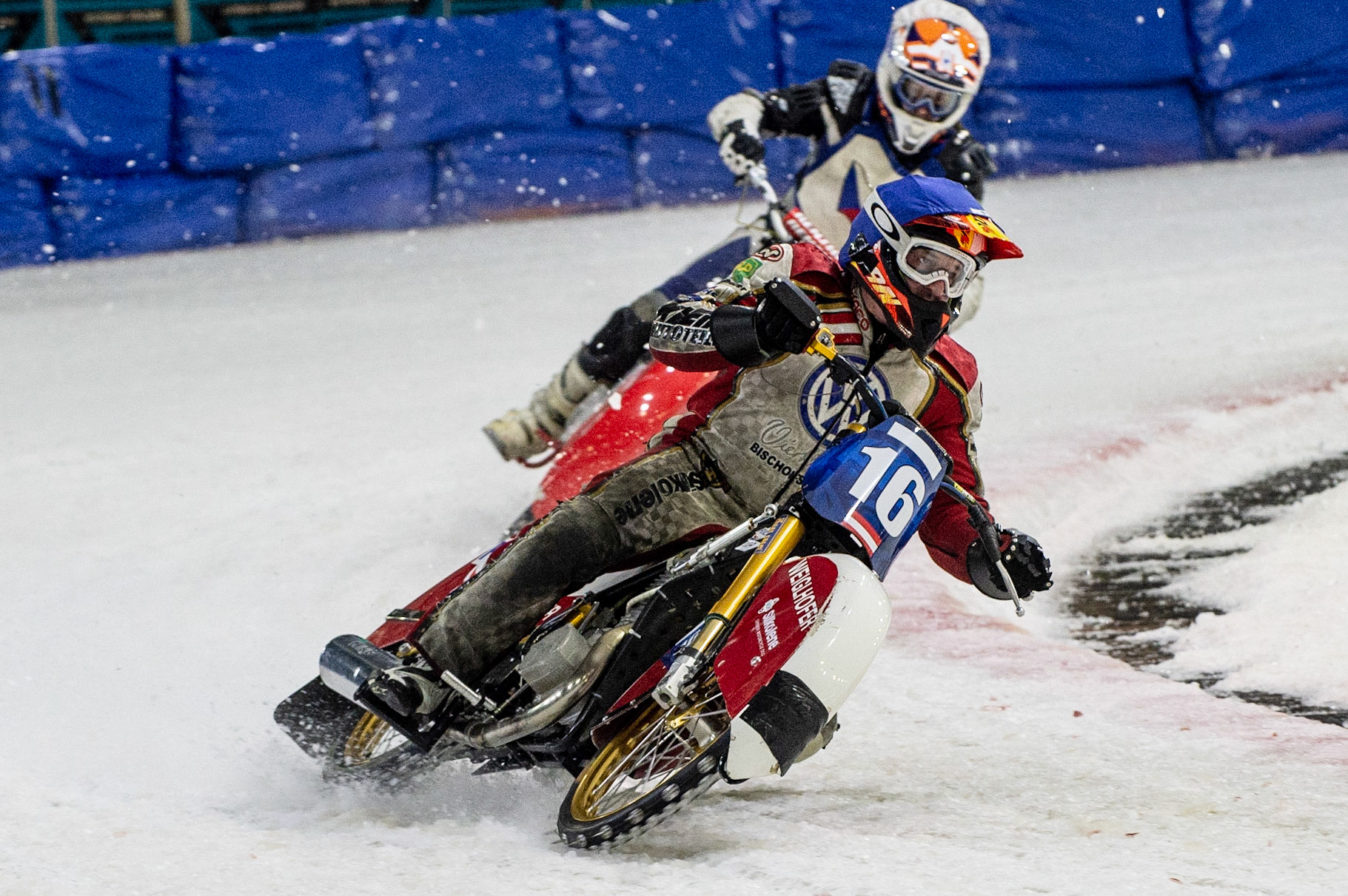 Photo: Ian Charles

Josef Kreuzberger (Blue) leads David Lizák (White)

Roelof Thijs Bokaal, Ice Rink Thialf, Heerenveen, Netherlands Friday  29  March  2019