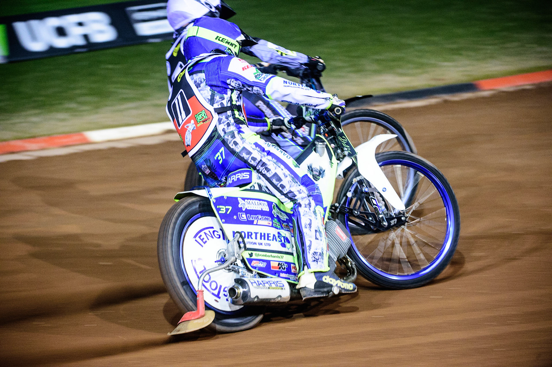 MANCHESTER, UK. OCT 23RD  Chris Harris  (Blue) outside Ryan Douglas  (White) during the Peter Craven Memorial Trophy event at the National Speedway Stadium, Manchester on Saturday 23rd October 2021. (Credit: Ian Charles | MI News)