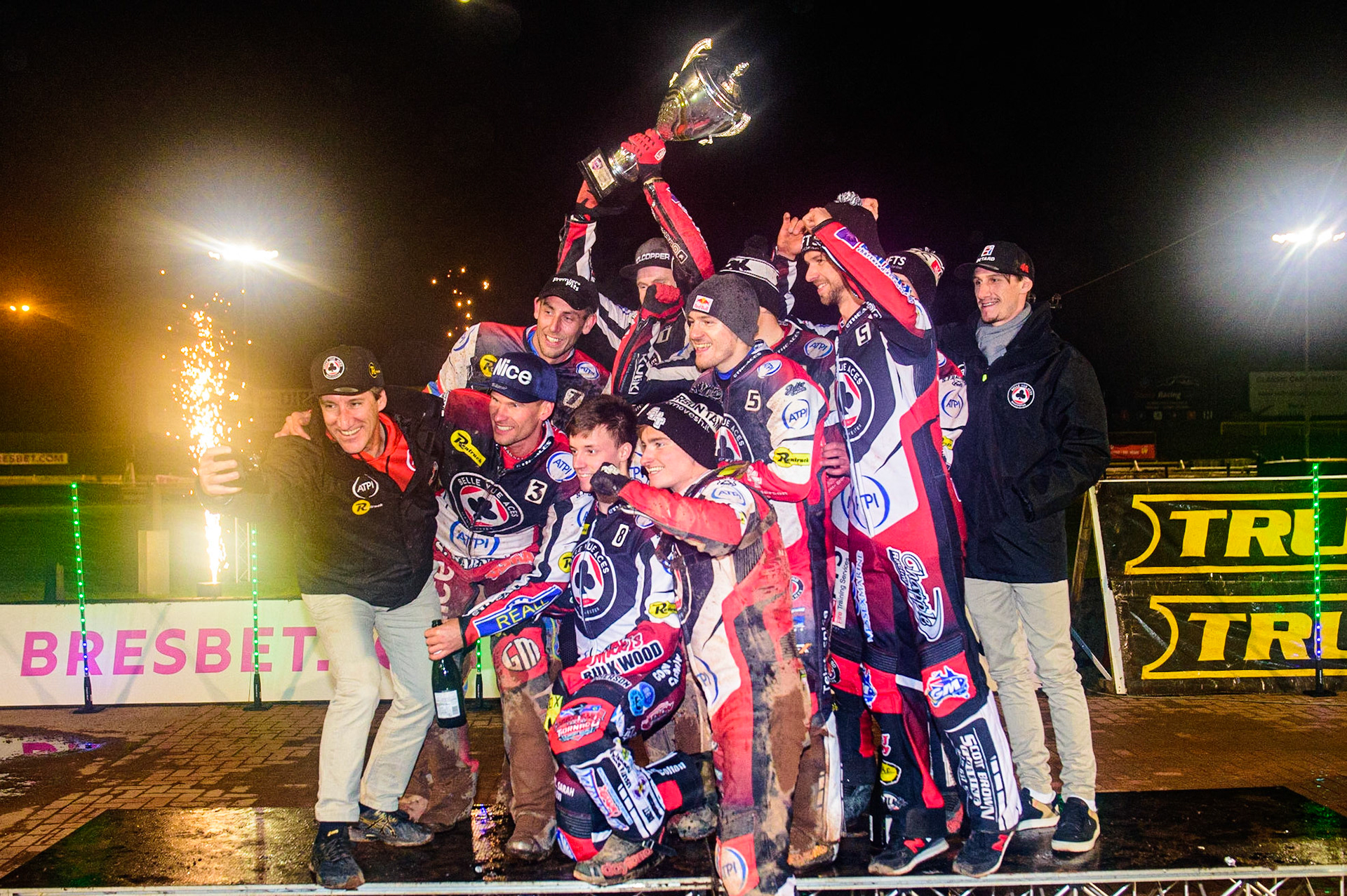 The Belle Vue ATPI Aces do a selfie during the SGB Premiership Grand Final 2nd Leg between Sheffield Tigers and Belle Vue Aces at Owlerton Stadium, Sheffield on Thursday 13th October 2022. (Credit: Ian Charles | MI News)