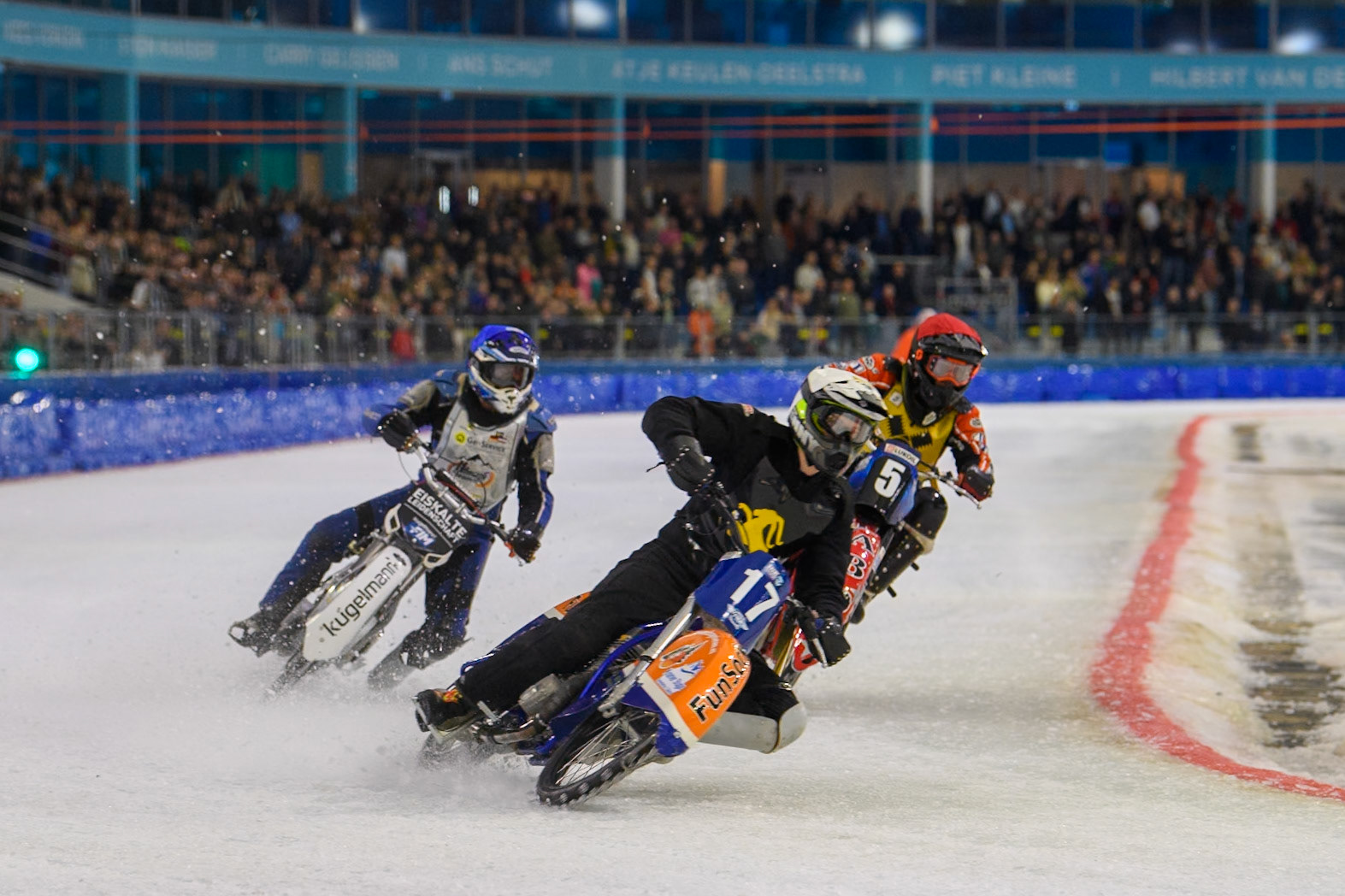 Leon Kramer of The Netherlands in White leading Eero Jaakkola of Finland in Red and Reinhard Greisel of Germany in Blue during the Roelof Thijs Bokaal, Ice Rink Thialf, Heerenveen, Netherlands on Friday 4th April 2025. (Photo: Ian Charles | MI News)