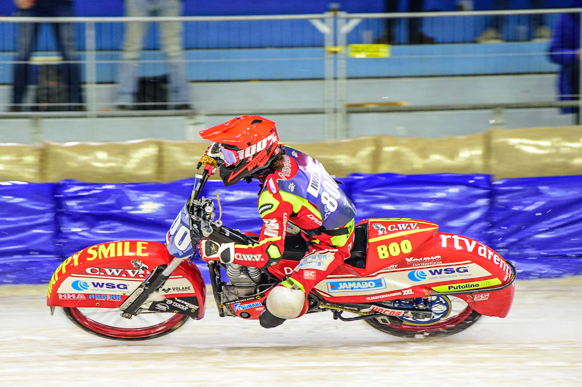 HEERENVEEN, NL. Jasper Iwema (800) in action   during the FIM Ice Speedway Gladiators World Championship Final 4 at Ice Rink Thialf, Heerenveen on Sunday  3 April 2022. (Credit: Ian Charles | MI News)
