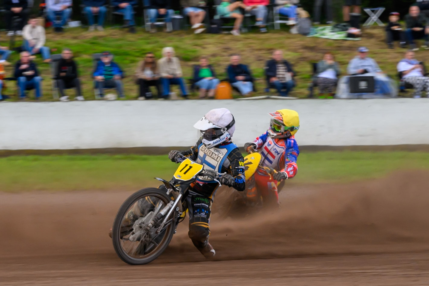 Jesse Mustonen (11) of Finland in White leading Romano Hummel (14) of Netherlands in Yellow during the FIM Long Track of Nations 2026 at the Speed Centre Roden in the Netherlands on Sunday 20th September 2026. (Photo: Ian Charles | MI News)