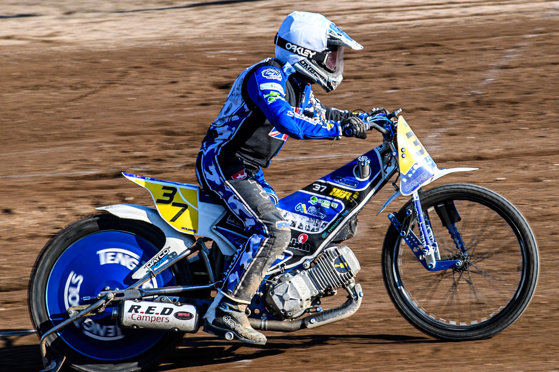 Chris Harris (37)of Great Britain wins the ;last chance heat during the FIM Long Track World Championship Final 5 at the Speed Centre Roden, Roden, Netherlands on Sunday 22nd September 2024. (Photo: Ian Charles | MI News)