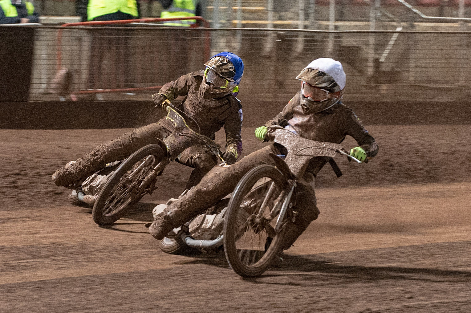 Photo: Ian CharlesBen Barker   (White)  leads  Tom Brennan   (Blue) Sports Insure British Speedway Championship Final, National Speedway Stadium, Manchester Monday  28  September  2020