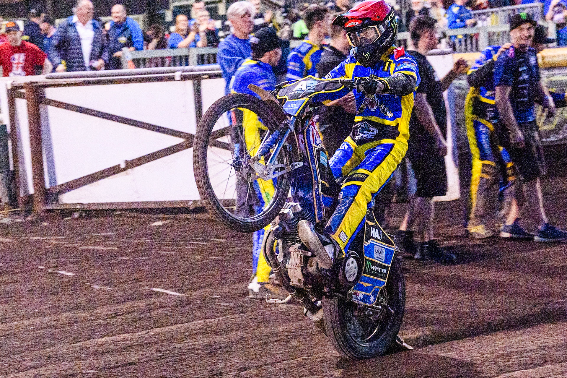 Sheffield Tigers' Jack Holder  celebrates with a wheelie during the Premiership KO Cup Quarter Final, 2nd Leg match between Sheffield Tigers and Belle Vue Aces at Owlerton Stadium, Sheffield on Thursday 9th May 2024. (Photo: Ian Charles | MI News)