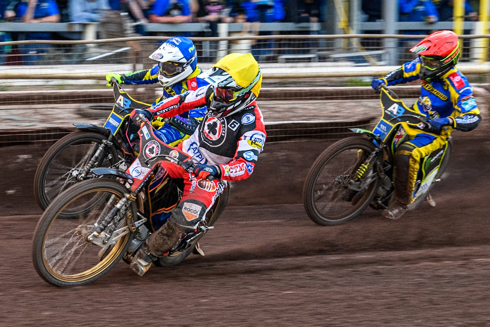 Belle Vue Aces' Connor Mountain  in Yellow rides inside Sheffield Tigers' Josh Pickering  in Blue and Sheffield Tigers' Chris Holder  in Red during the Premiership KO Cup Quarter Final, 2nd Leg match between Sheffield Tigers and Belle Vue Aces at Owlerton Stadium, Sheffield on Thursday 9th May 2024. (Photo: Ian Charles | MI News)