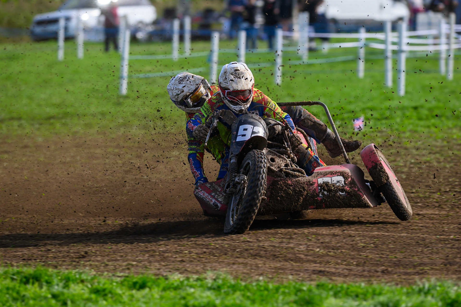 British Masters 1000cc Sidecars: Terry Saunters/Liam Brown (24) lock up and try to correct it during the British Masters Grasstrack Championship at Lower Marsh Farm, Much Hoole, Preston in Lancashire, England on Sunday 13th September 2026. (Photo: Ian Charles | MI News)