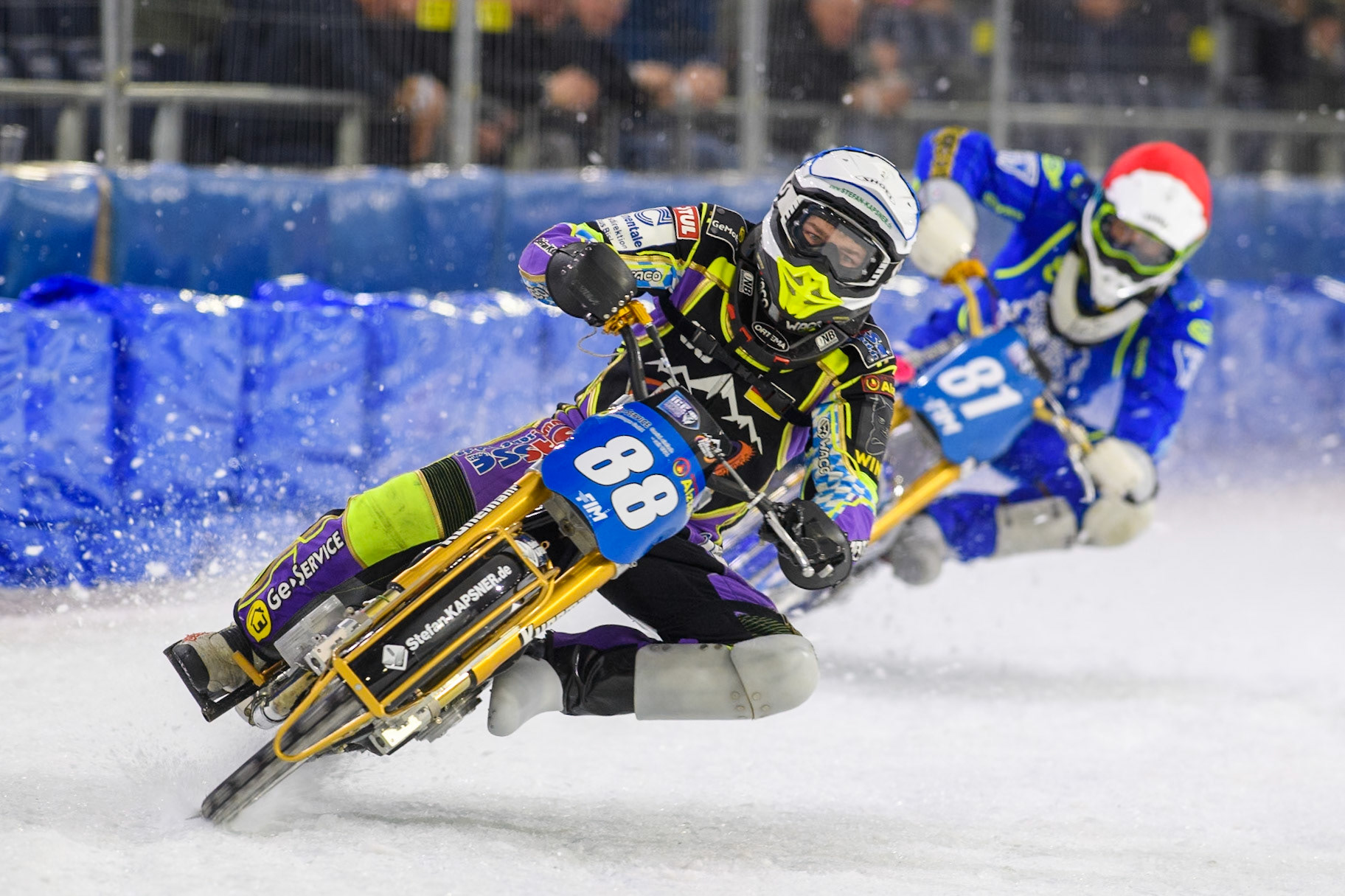 Max Niedermaier  (88) of Germany in White leading Jimmy Olsén (81) of Sweden in Red during the FIM Ice Speedway Gladiators World Championship, Final 3 at the Ice Stadium, Thialf, Heerenveen on Saturday 5th April 2025. (Photo: Ian Charles | MI News)
