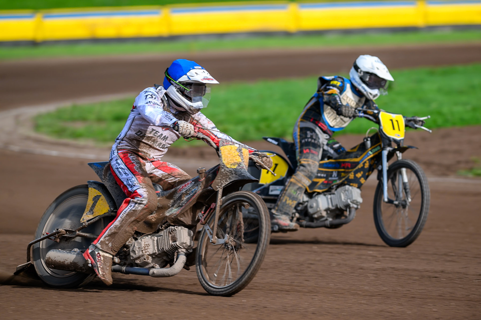 Kenneth Kruse Hansen (1) of Denmark in Blue on the outside of Jesse Mustonen (11) of Finland in White during the FIM Long Track of Nations 2026 at the Speed Centre Roden in the Netherlands on Sunday 20th September 2026. (Photo: Ian Charles | MI News)