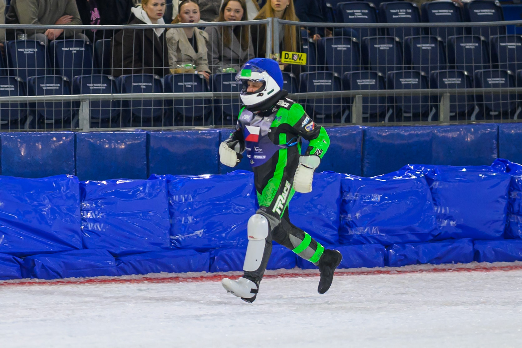 Andrej Diviš (8) of Czechia  runs back to the pits for a second bike after his machine stalled on the start line during the FIM Ice Speedway Of Nations at Ice Rink Thialf, Heerenveen on Sunday 12th April 2026. (Photo: Ian Charles | MI News)