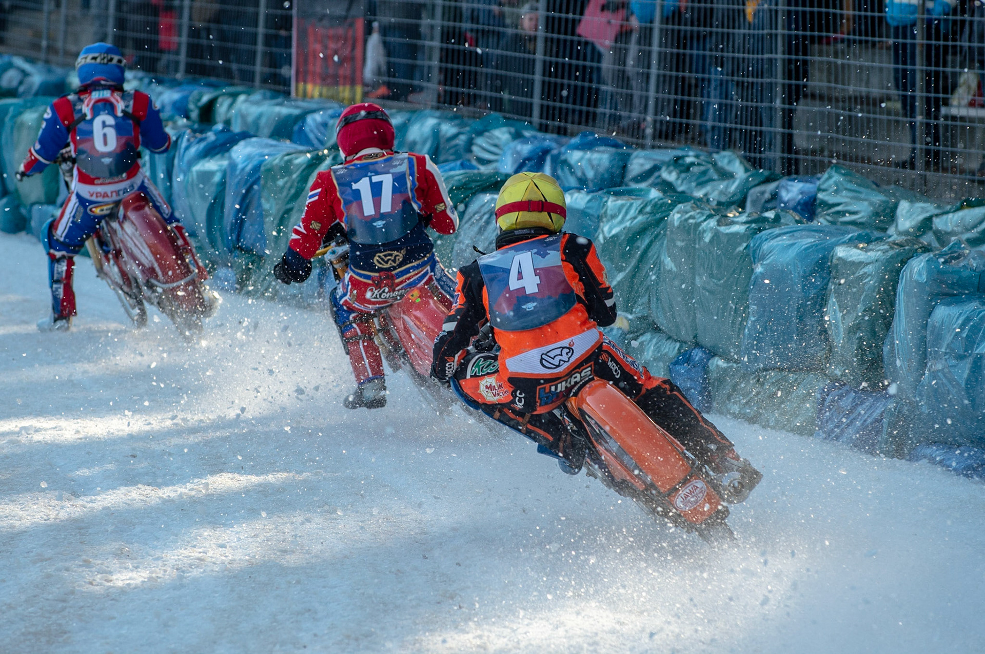 BERLIN GERMANY  - March 1 Lukas Hutla (Yellow) chases Igor Kononov (Red) and Dmitri Khomitsevich (Blue)   during the Ice Speedway of Nations at the Horst-Dohm-Eisstadion, Berlin,  on Sunday 1 March 2020. (Credit: Ian Charles | MI News)